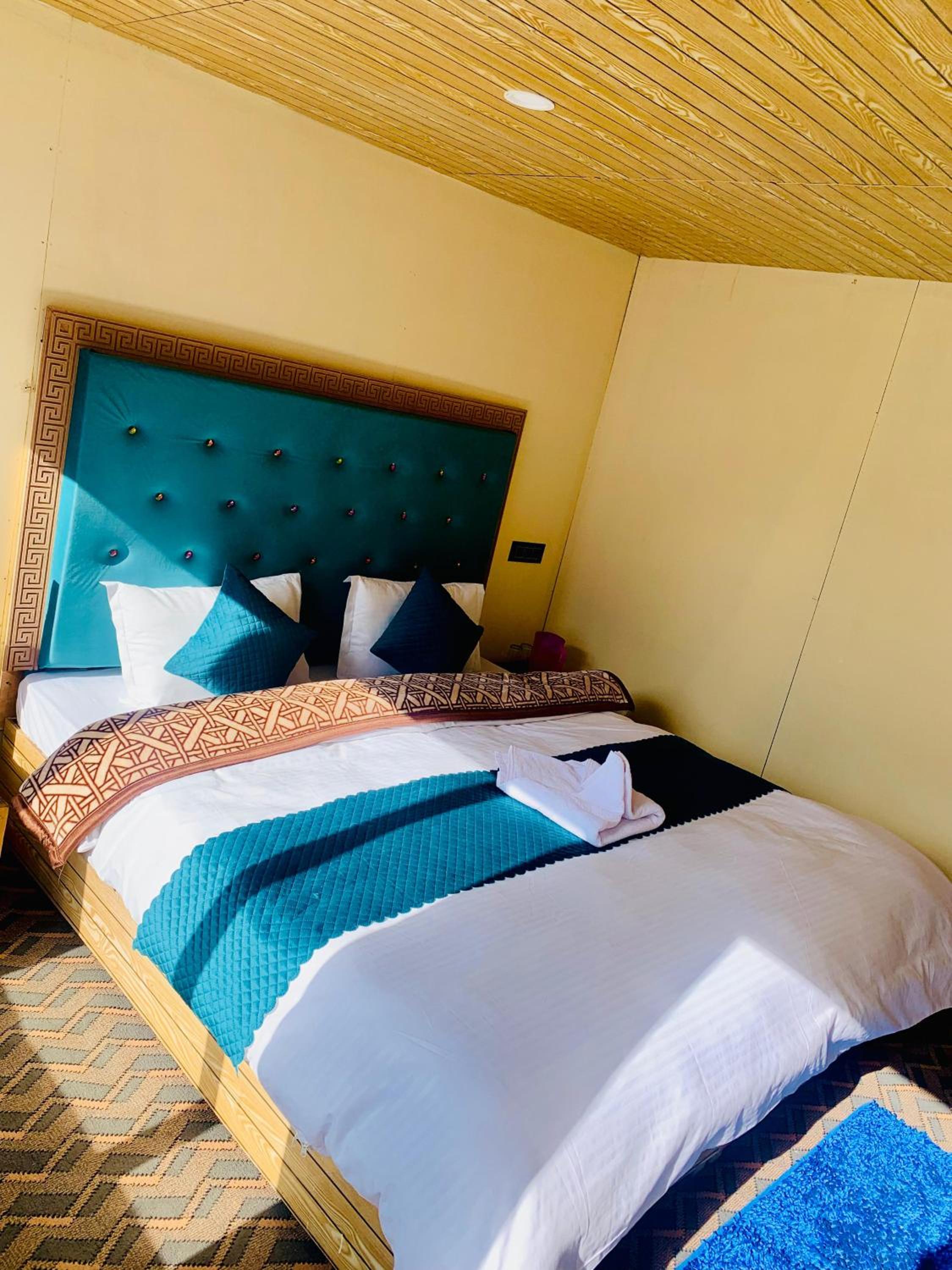 Oasis Retreat Pangong