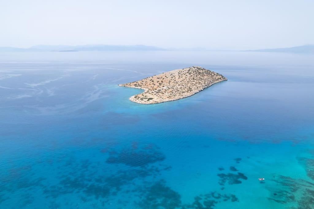 Manos Beach House Salamina view 5