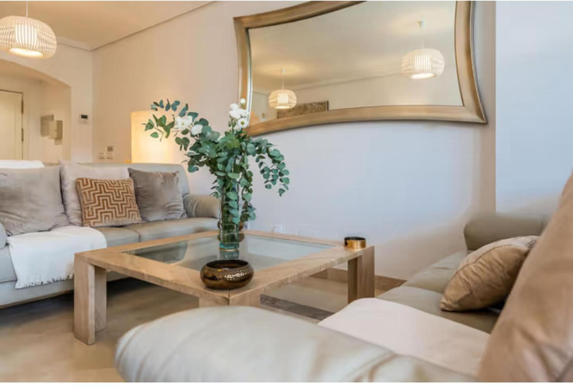2 Bedrooms - Sleeps 4 - Garden and Pool with View photo 4