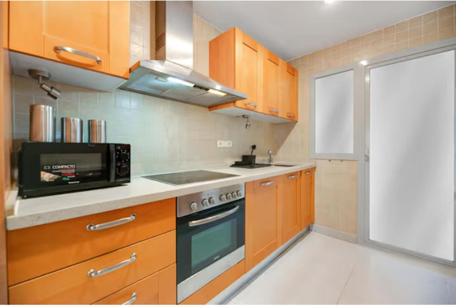 2 Bedrooms - Sleeps 4 - Garden and Pool with View photo 3