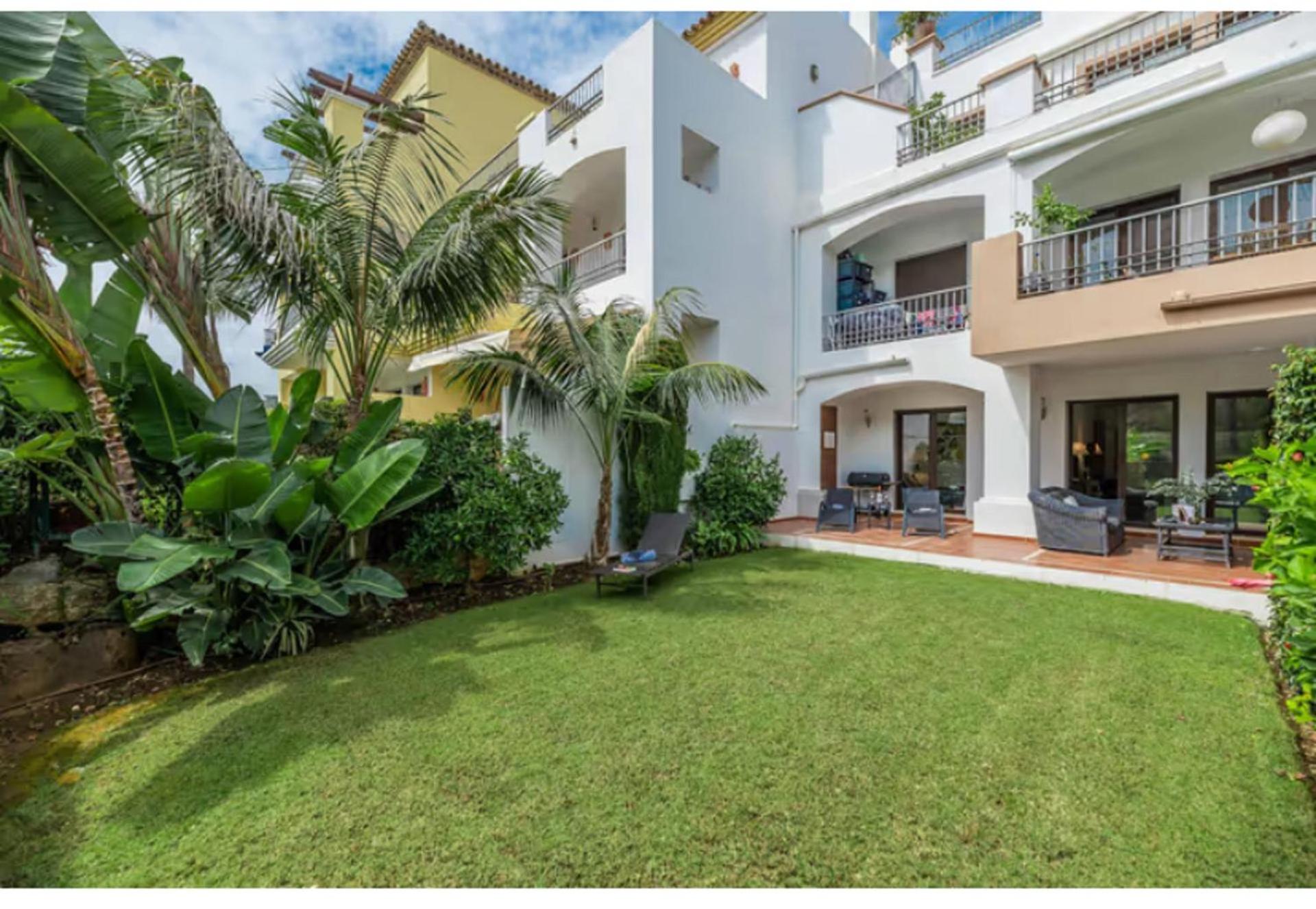 2 Bedrooms - Sleeps 4 - Garden and Pool with View photo 5