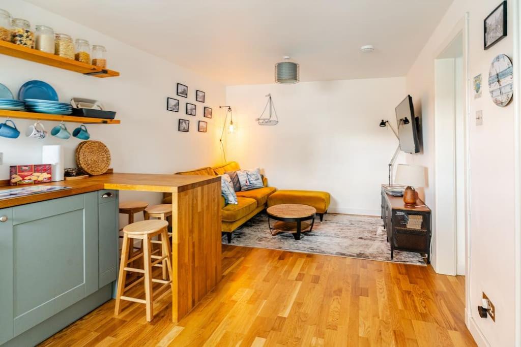 Old fisherman's Cottage No 4, free parking view 4
