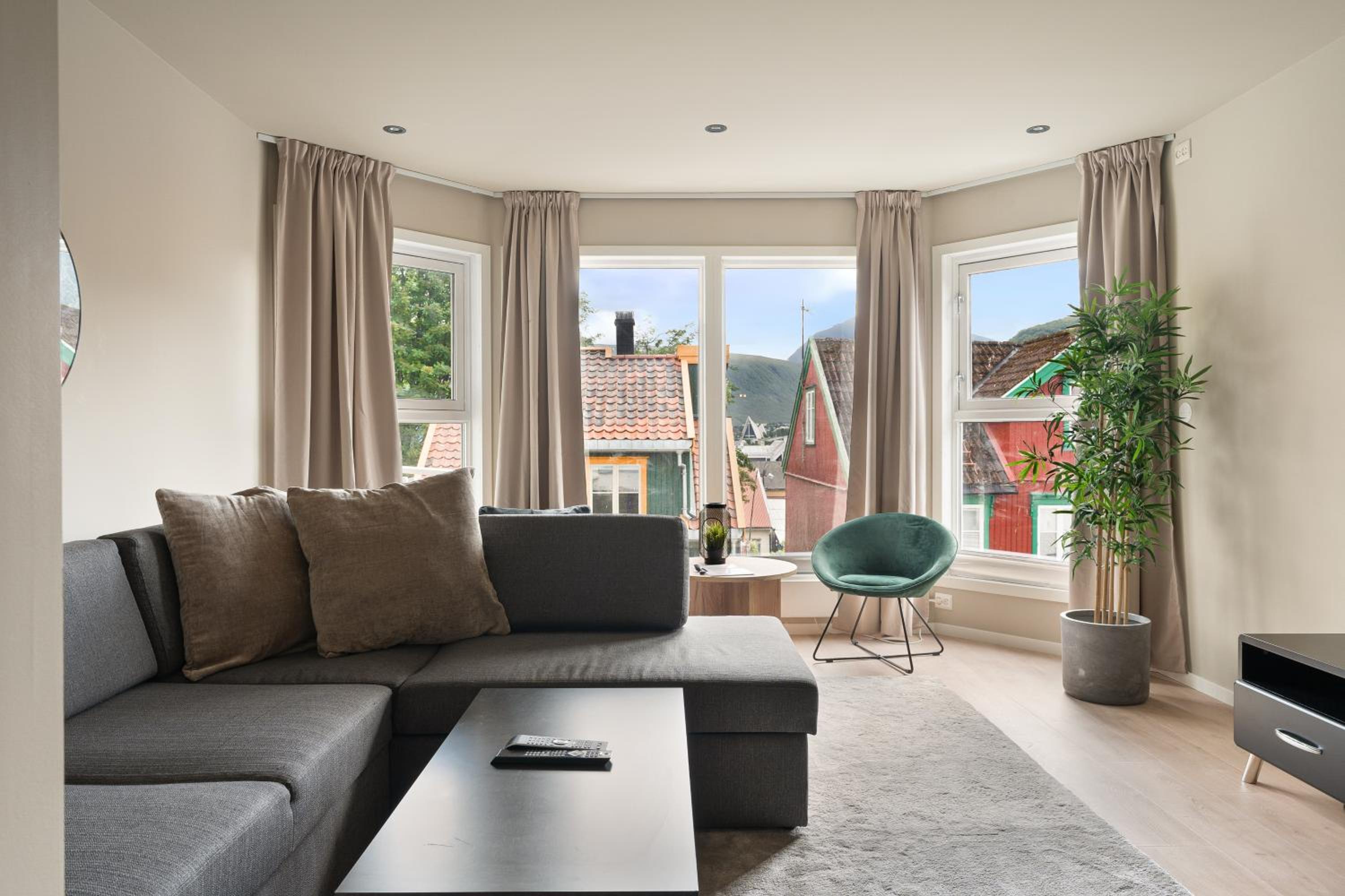 Hotel Arctic Homes - The Plaza - Image 1