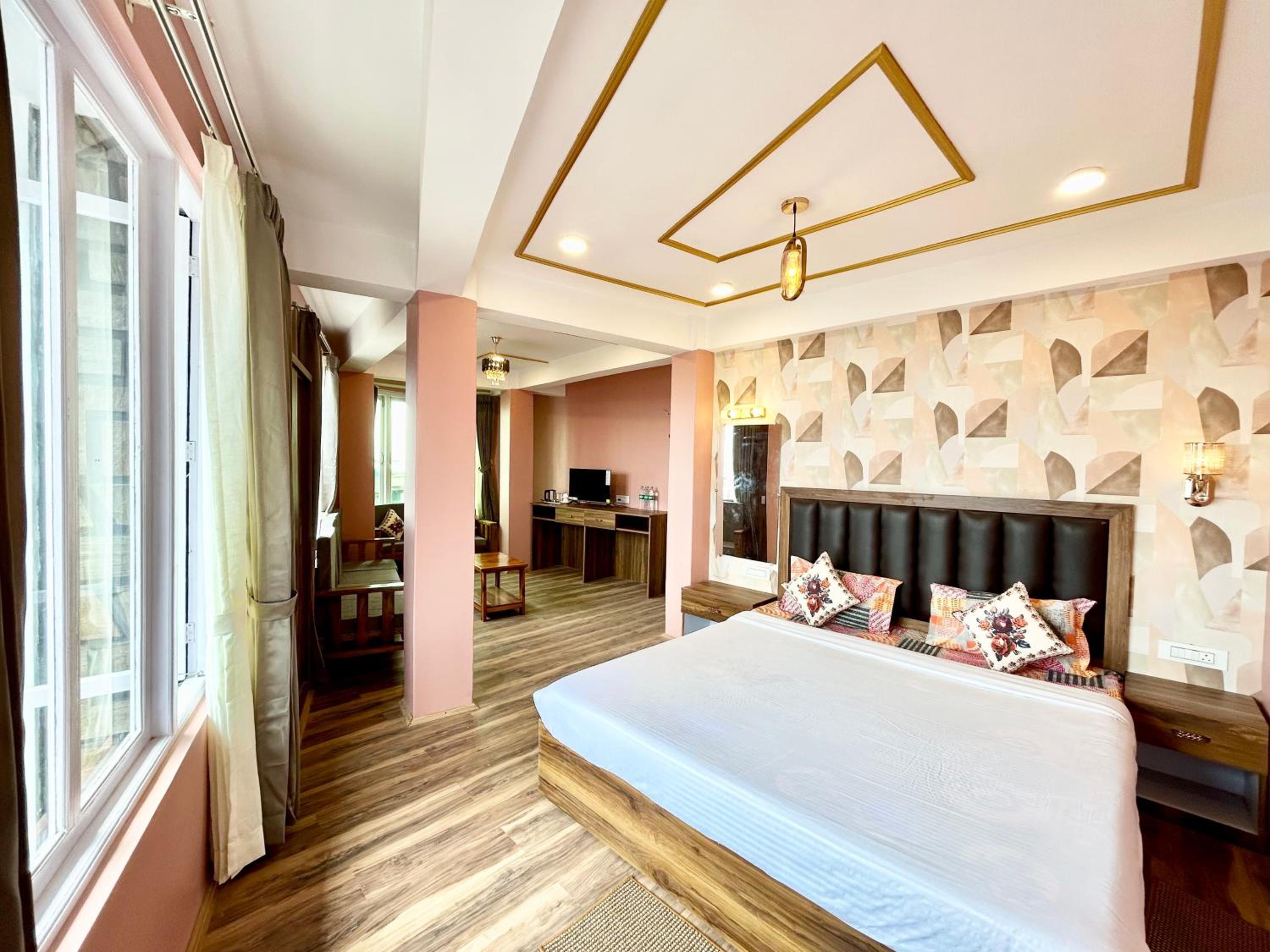 Yepplo Service Apartments - DARJEELING - 4BHK with Private Kitchen - 24hrs Caretaker & Power Backup view 2
