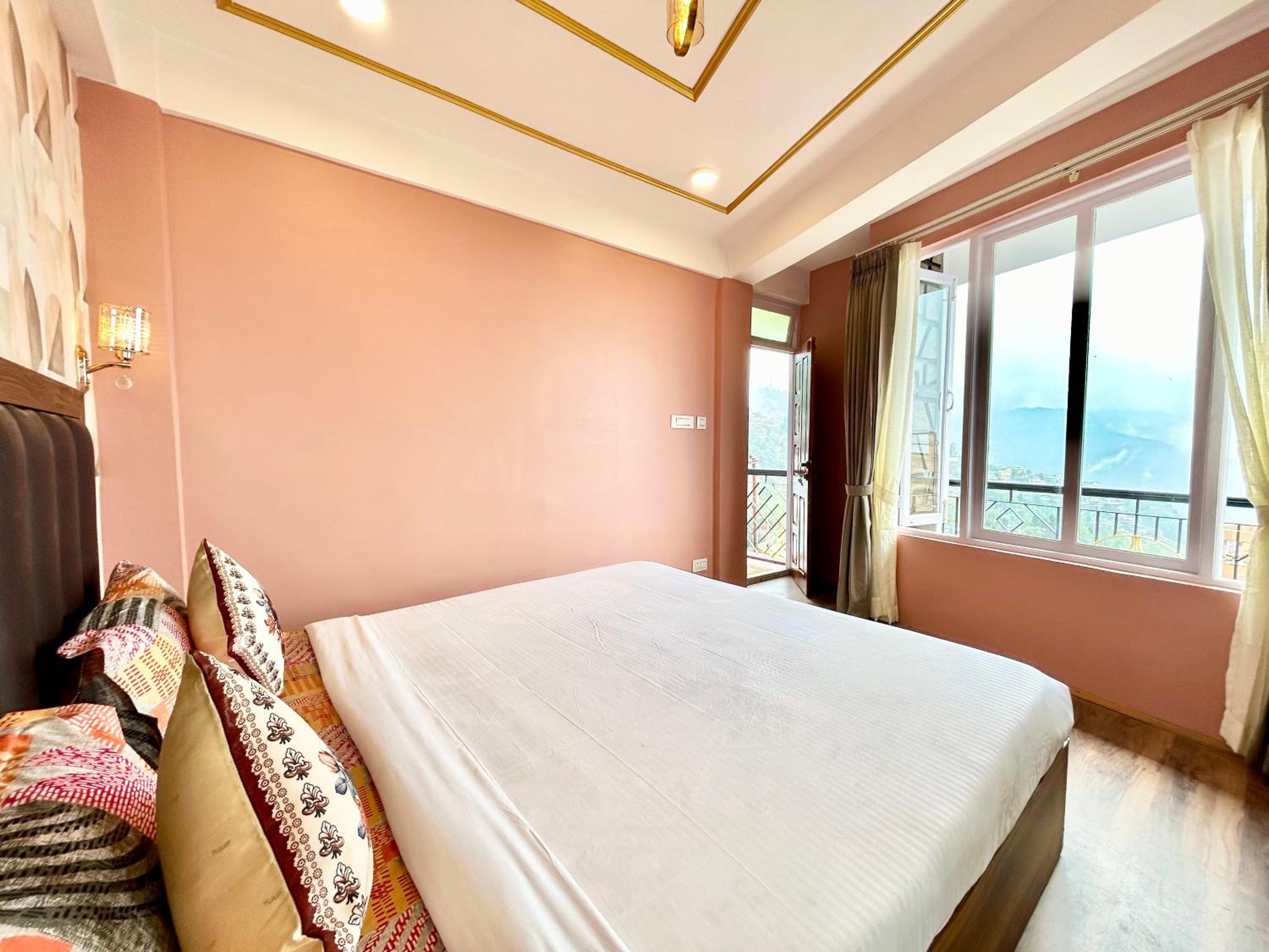 Yepplo Service Apartments - DARJEELING - 4BHK with Private Kitchen - 24hrs Caretaker & Power Backup view 3