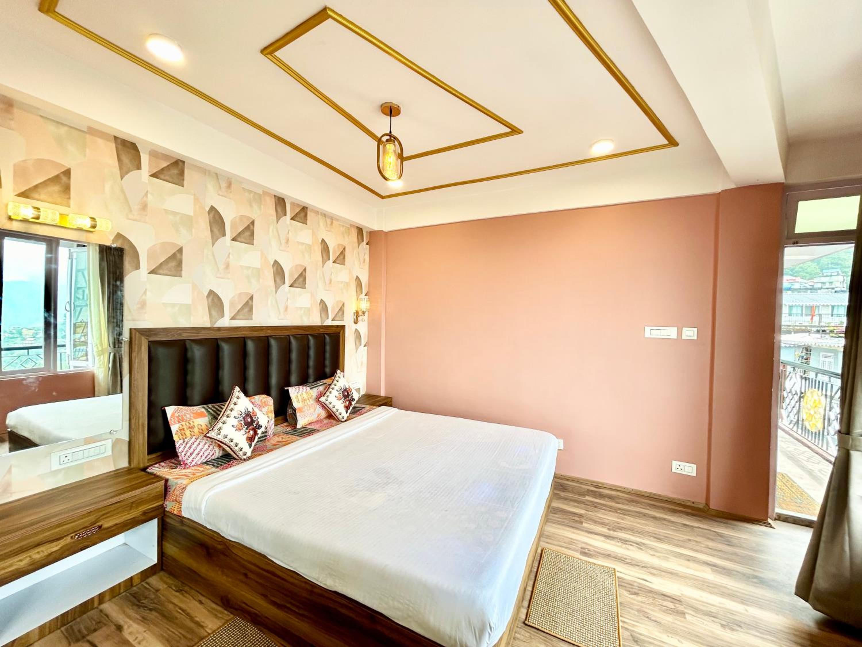 Yepplo Service Apartments - DARJEELING - 4BHK with Private Kitchen - 24hrs Caretaker & Power Backup view 5