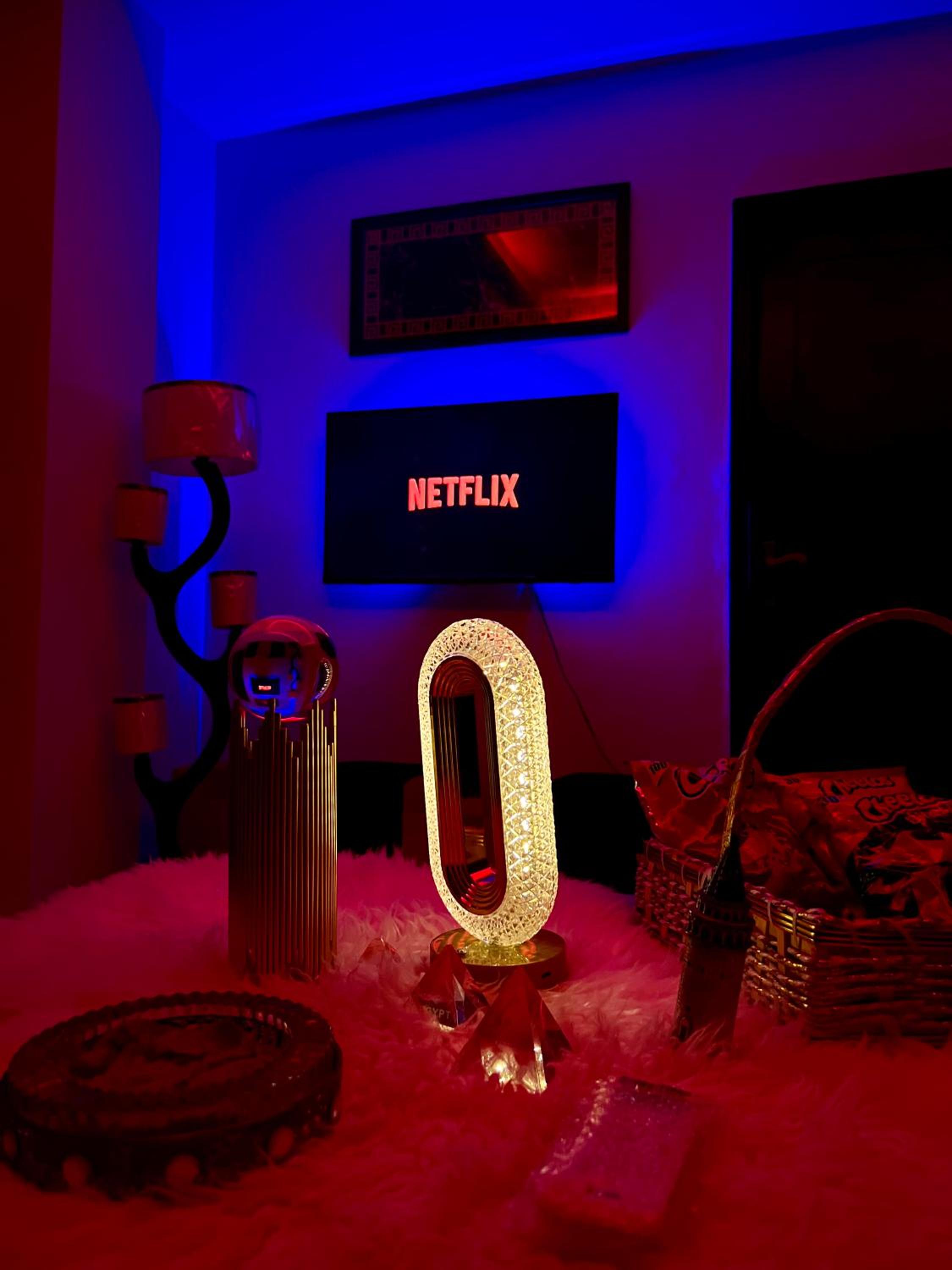 Luxury Versace Apartment Islamabad Netflix Secure