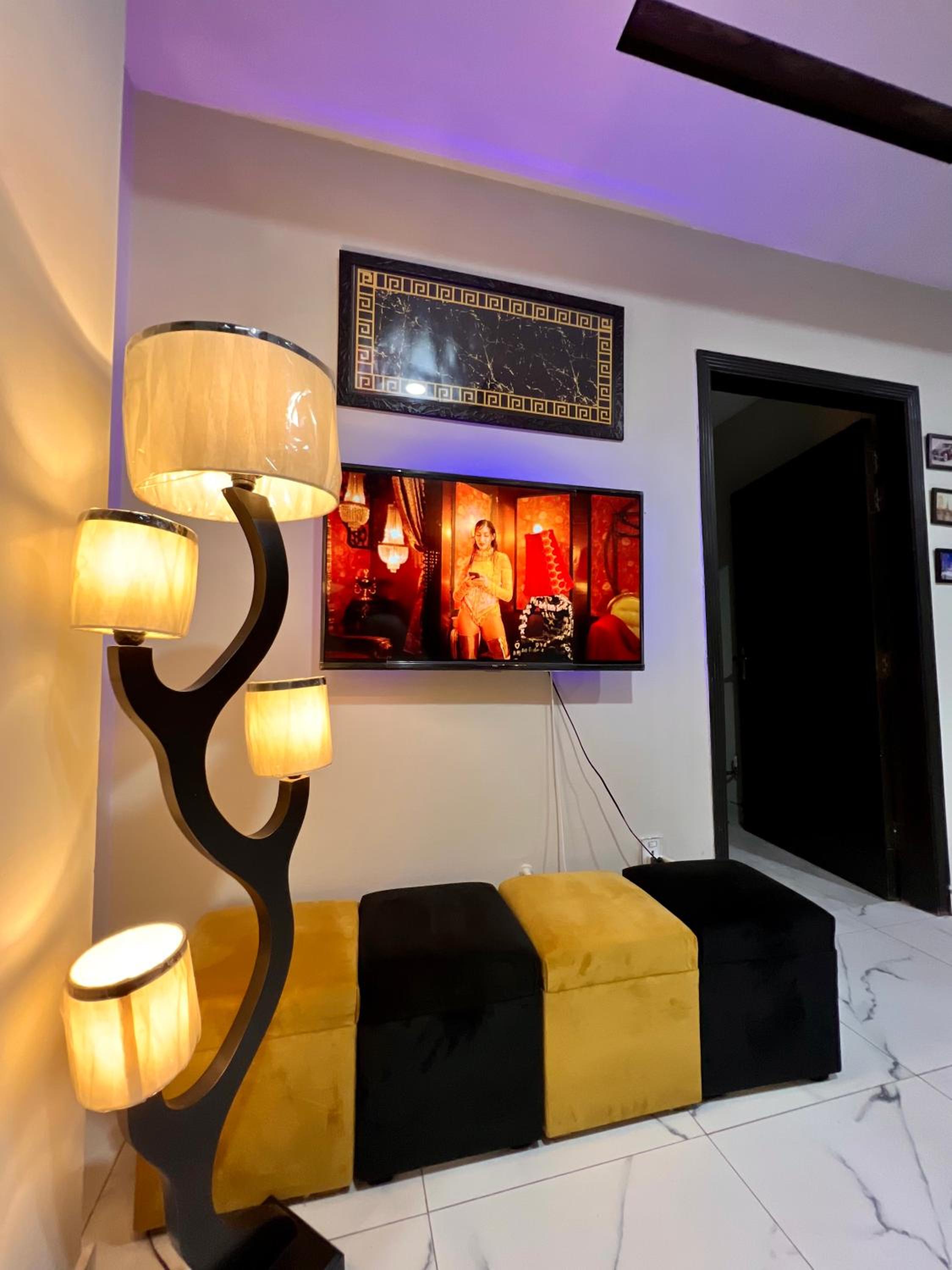 Luxury Versace Apartment Islamabad Netflix Secure