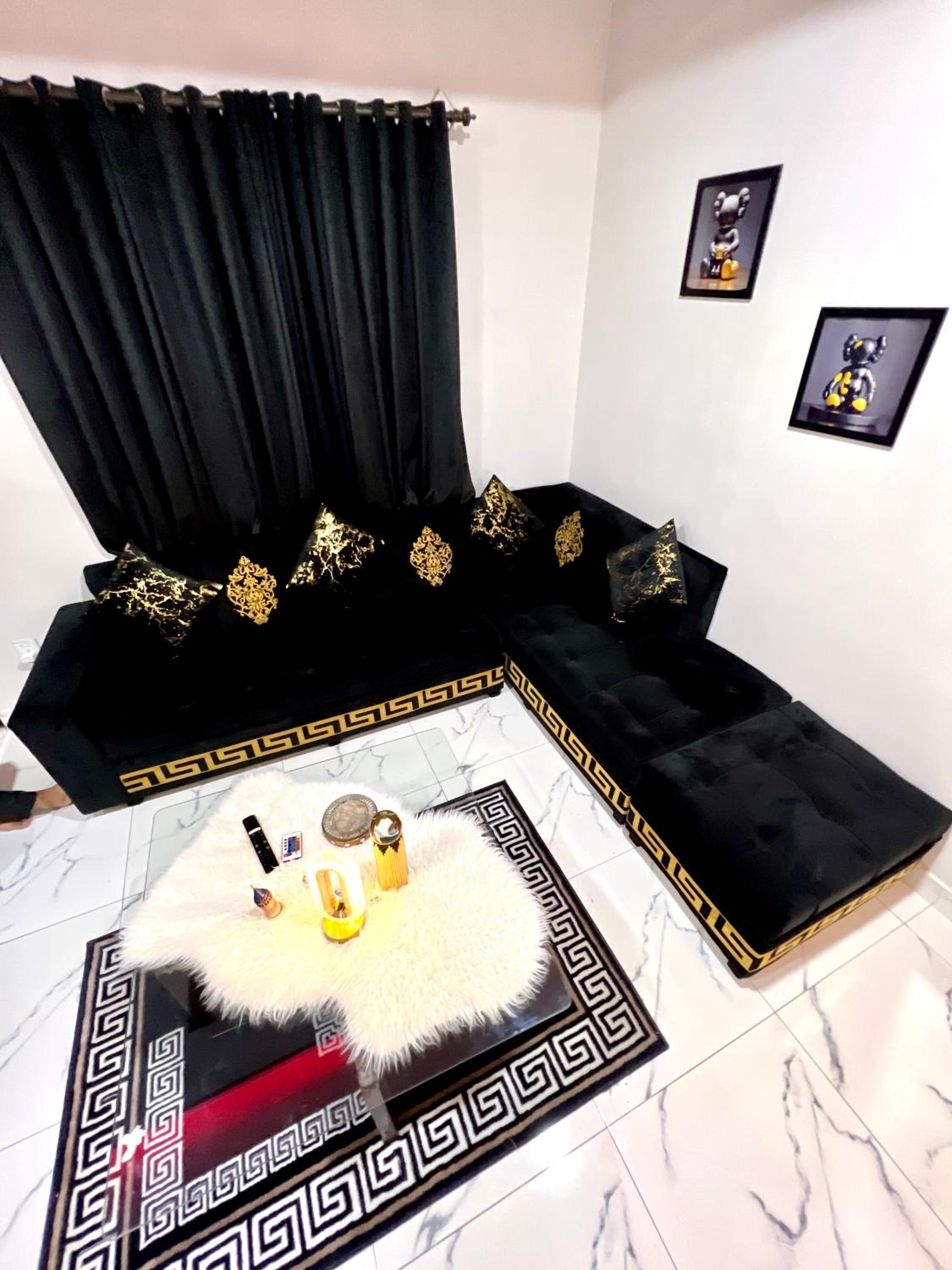 Luxury Versace Apartment Islamabad Netflix Secure