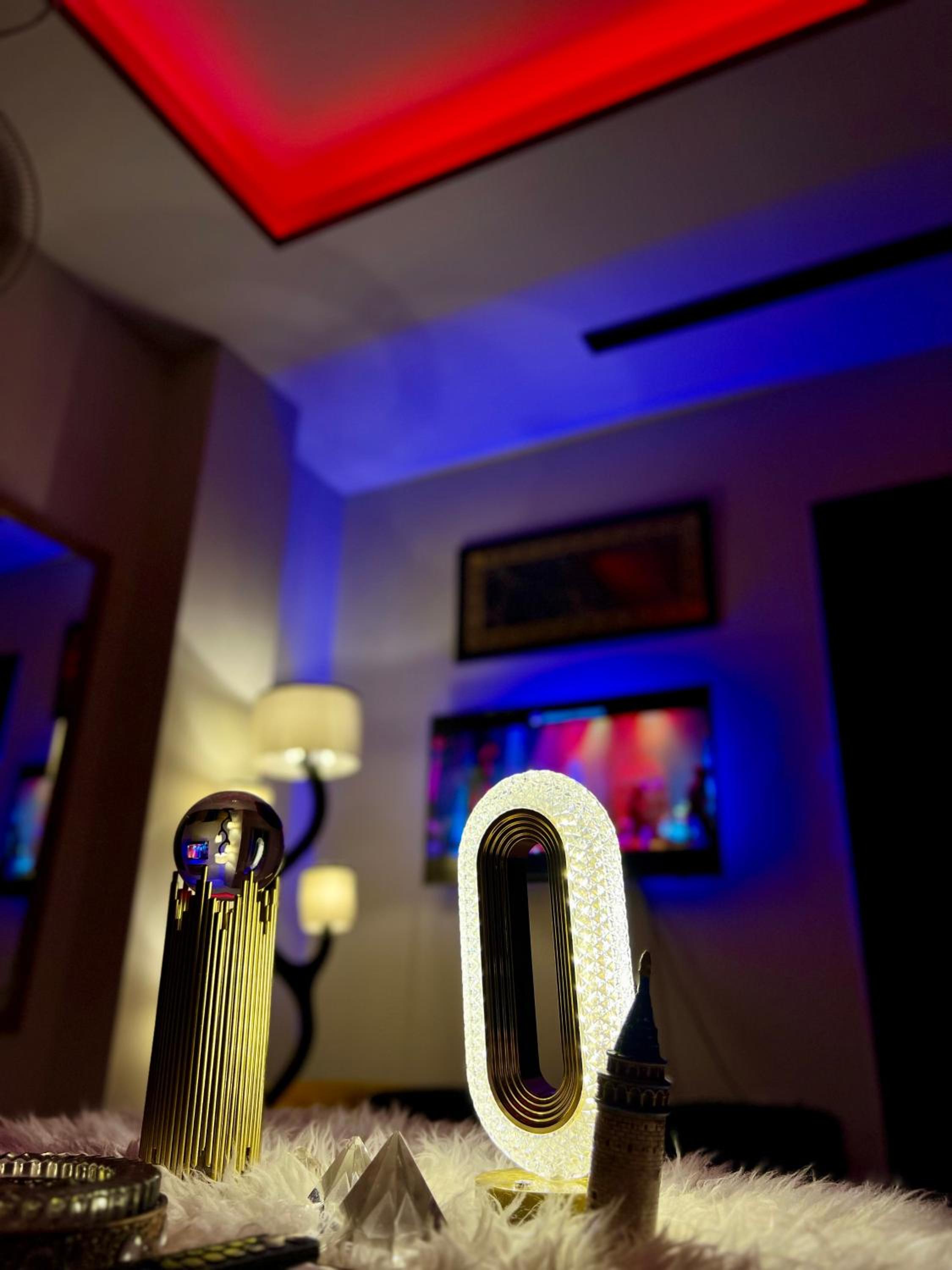 Luxury Versace Apartment Islamabad Netflix Secure
