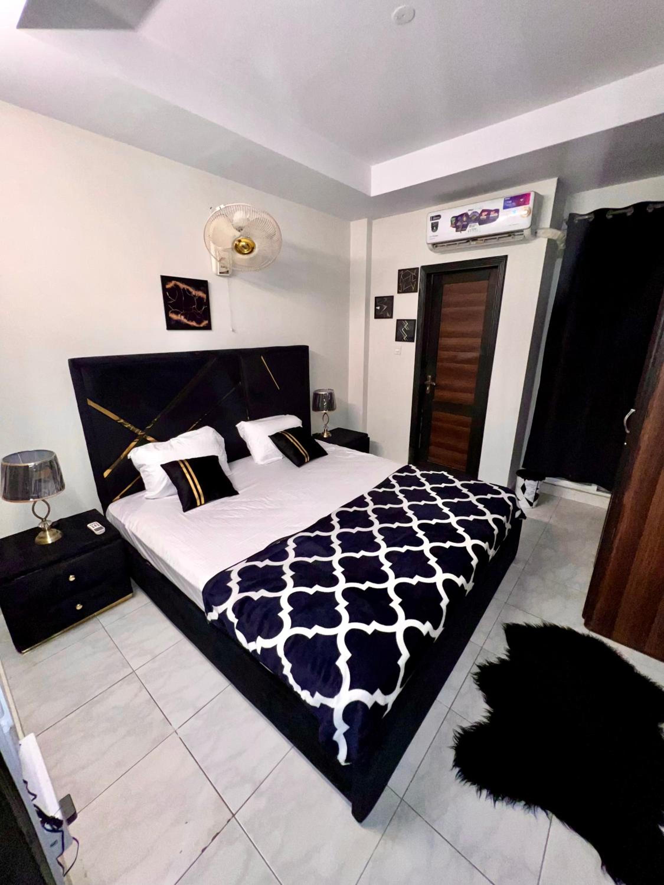 Luxury Versace Apartment Islamabad Netflix Secure