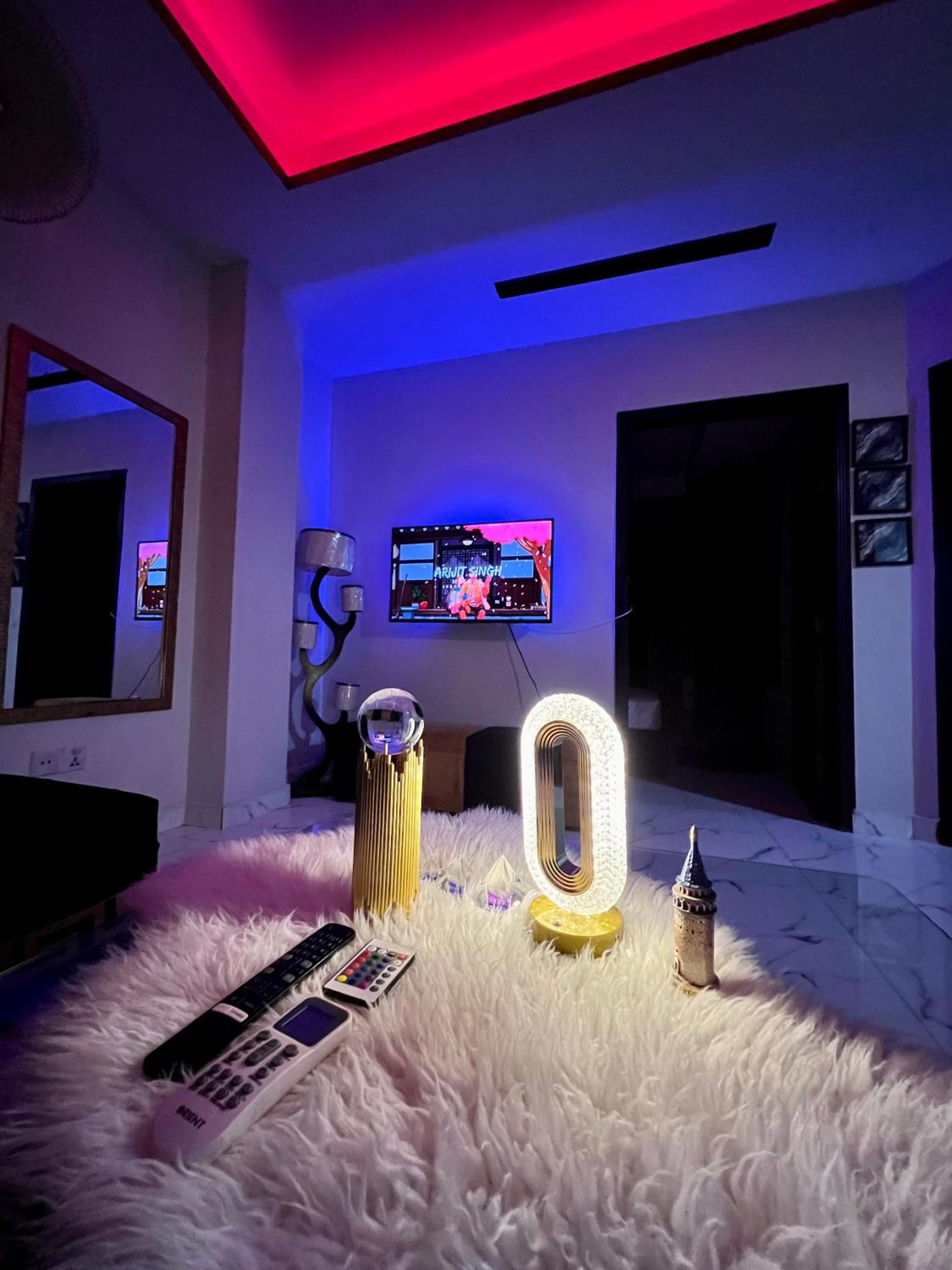 Luxury Versace Apartment Islamabad Netflix Secure