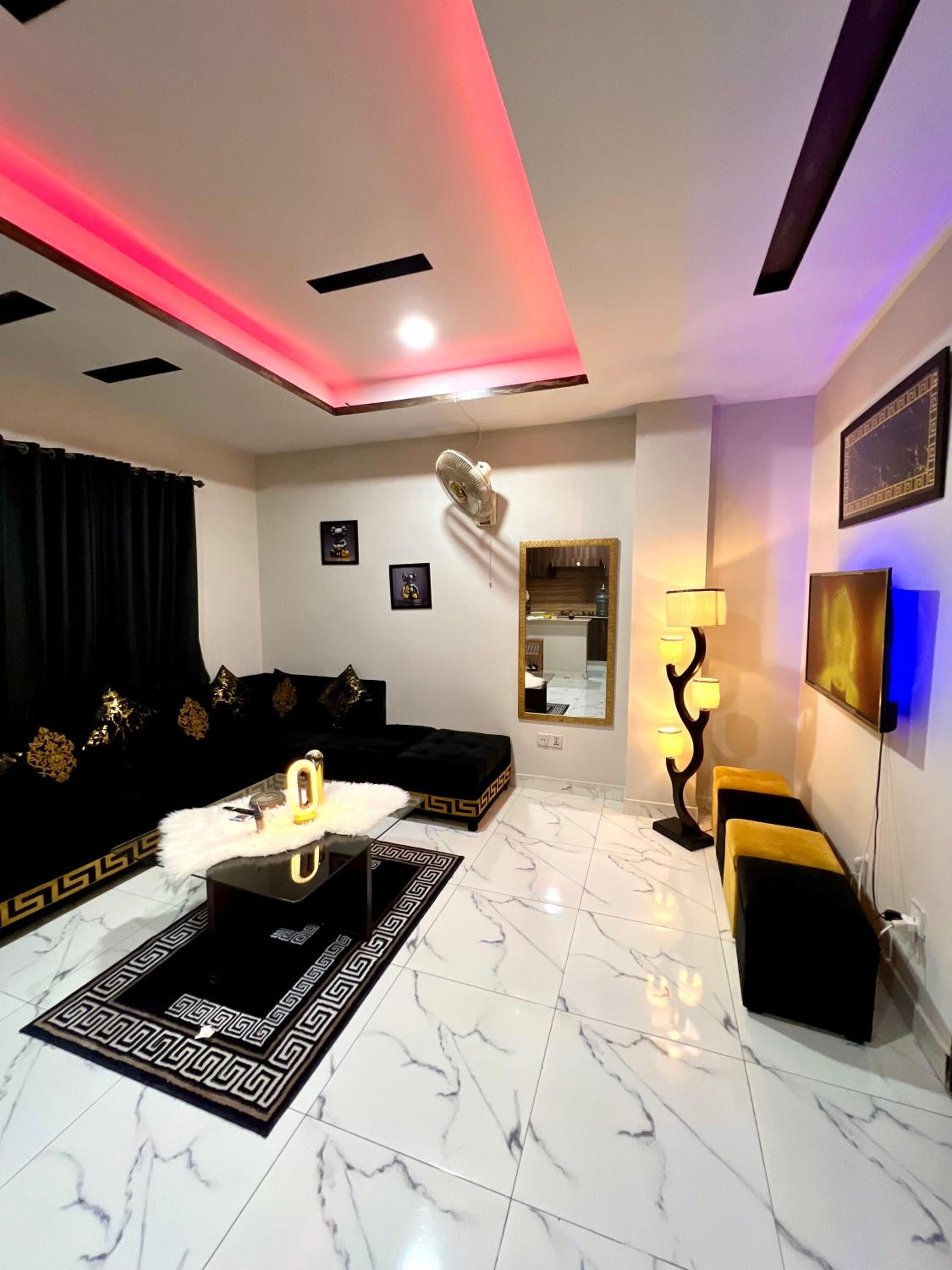 Luxury Versace Apartment Islamabad Netflix Secure