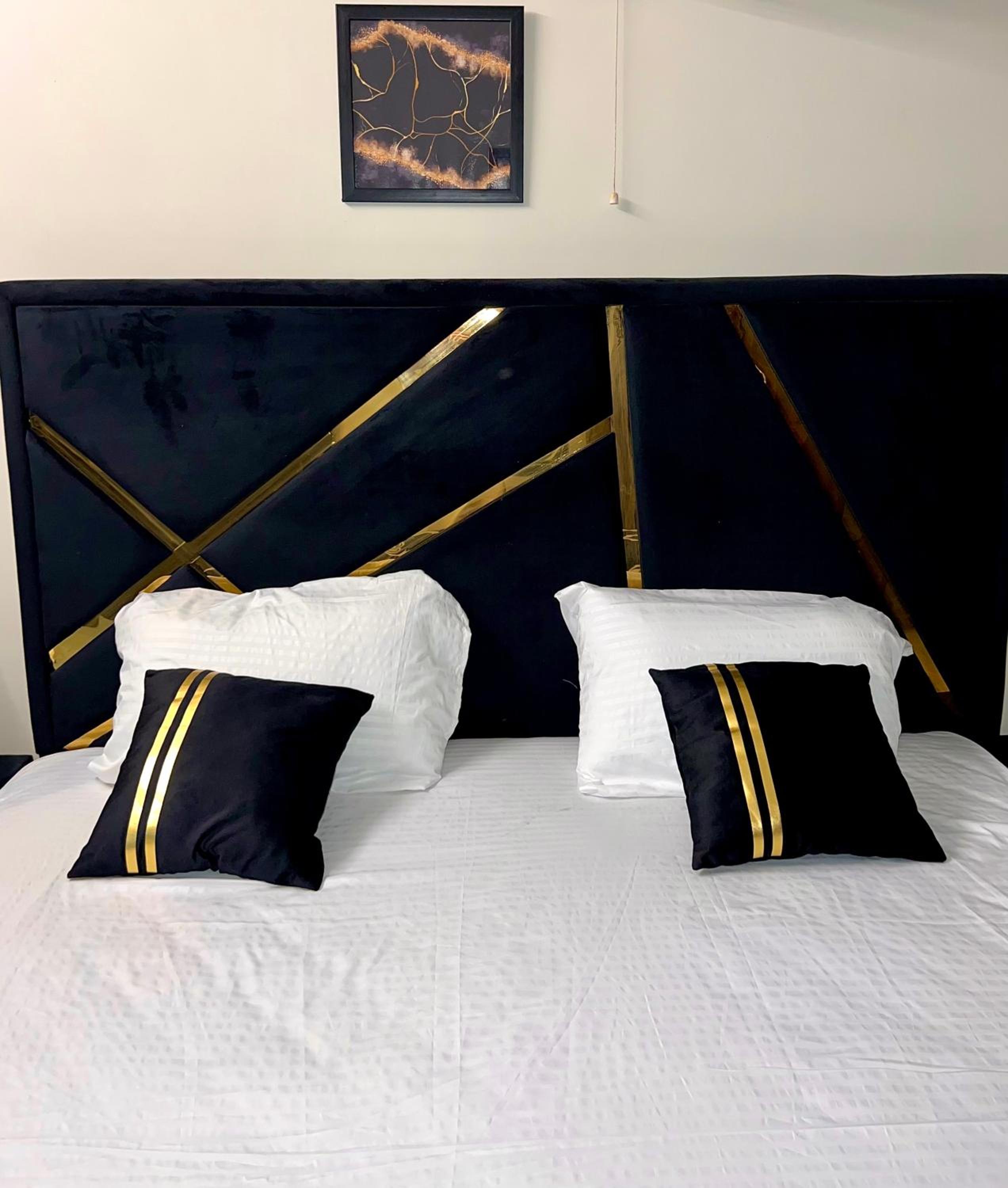 Luxury Versace Apartment Islamabad Netflix Secure