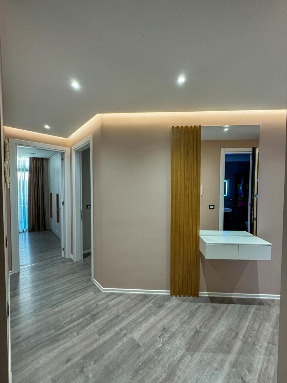 White Hill Apartment