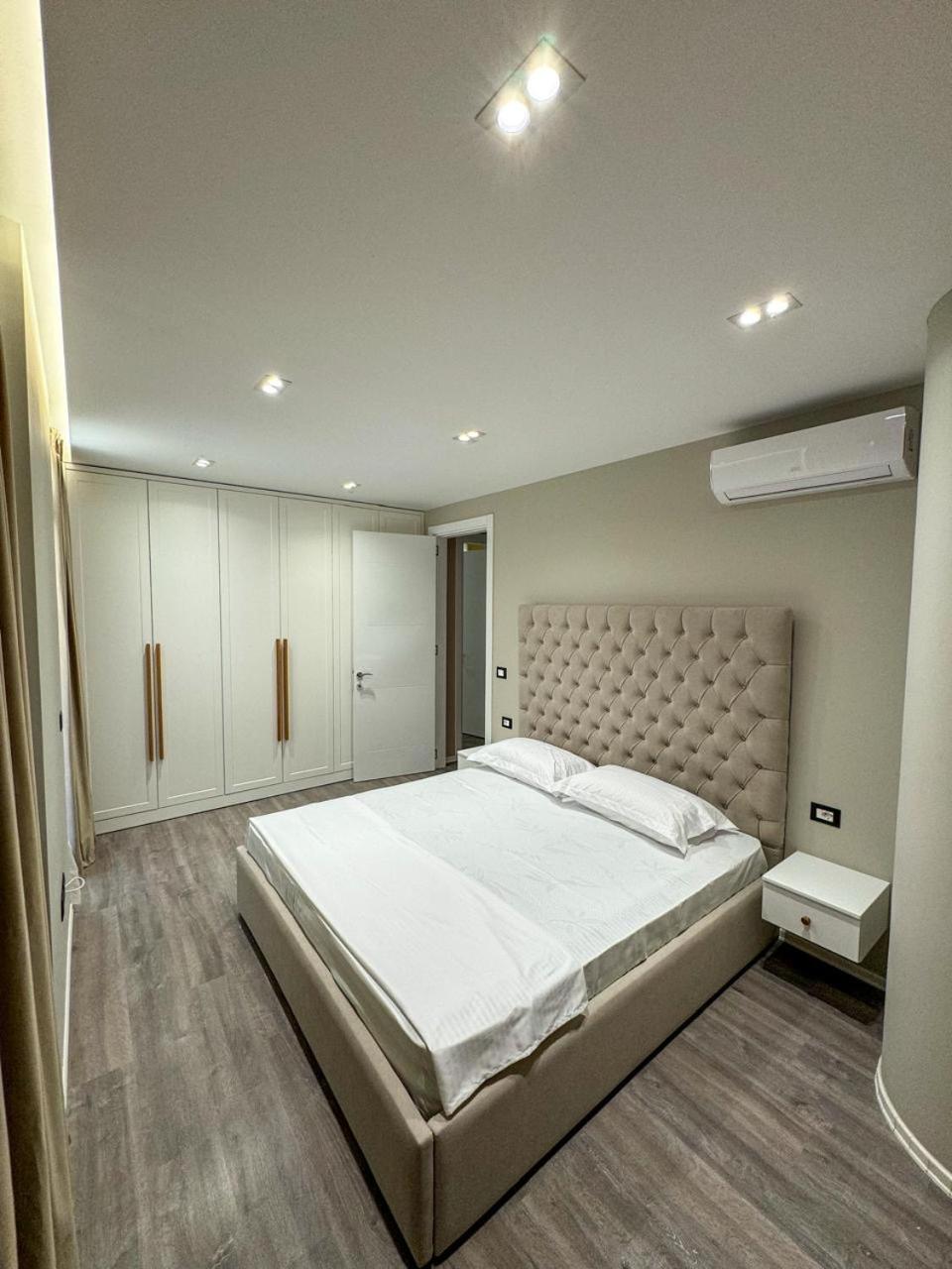 White Hill Apartment