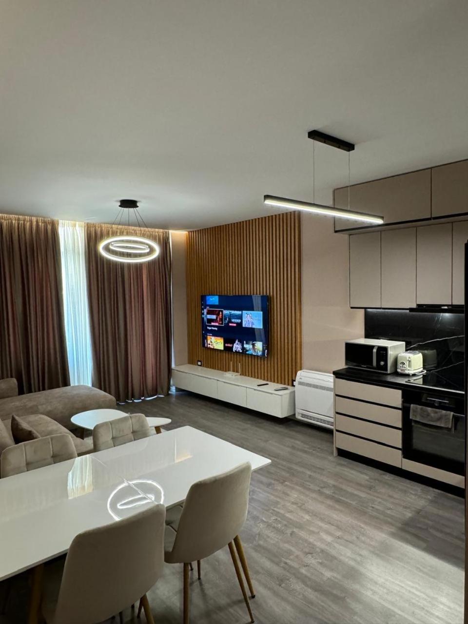 White Hill Apartment