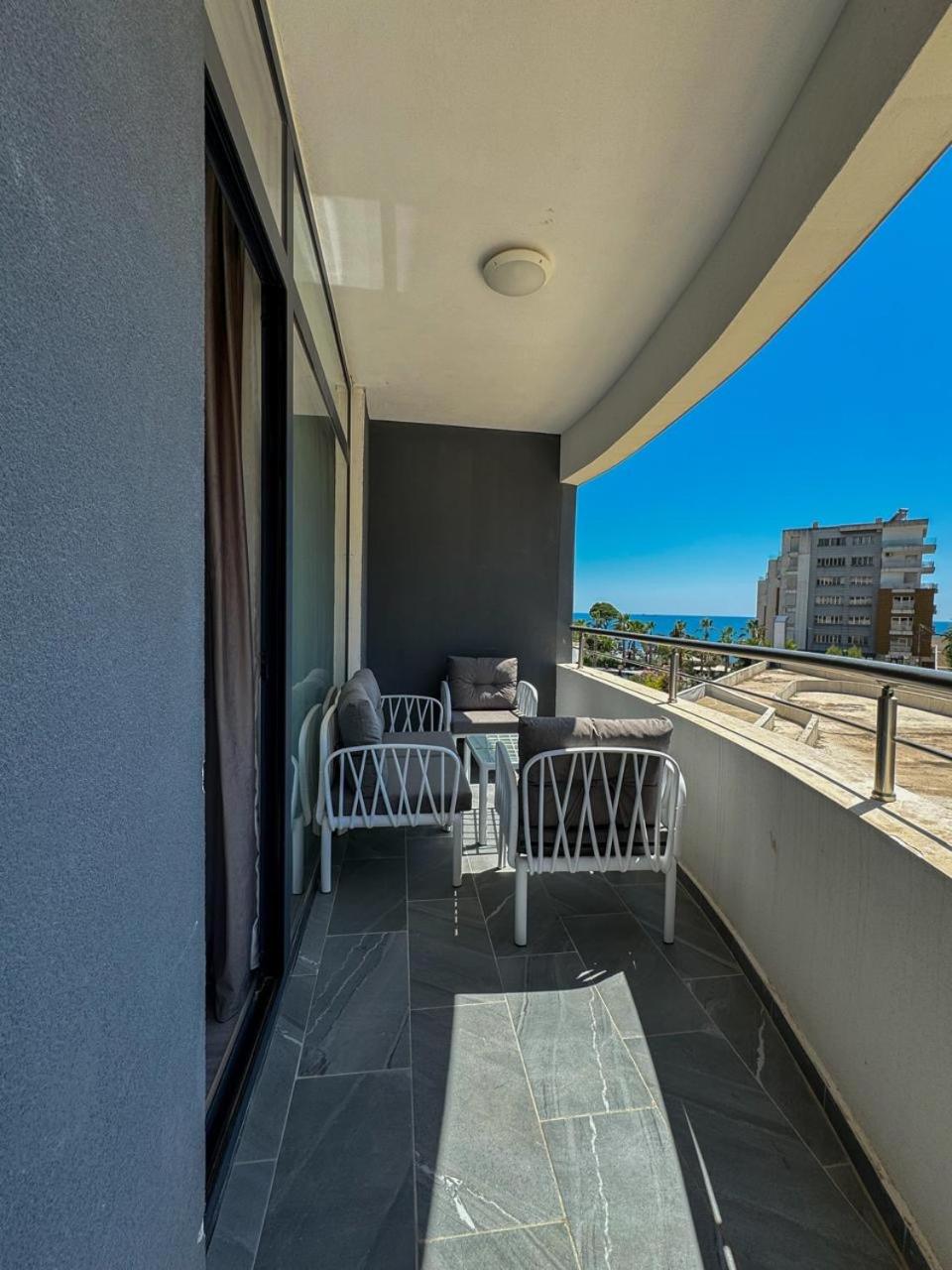 White Hill Apartment