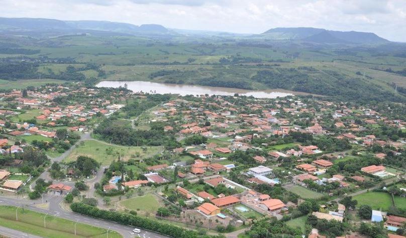 Casa de Campo em Condominio com acesso ao lago