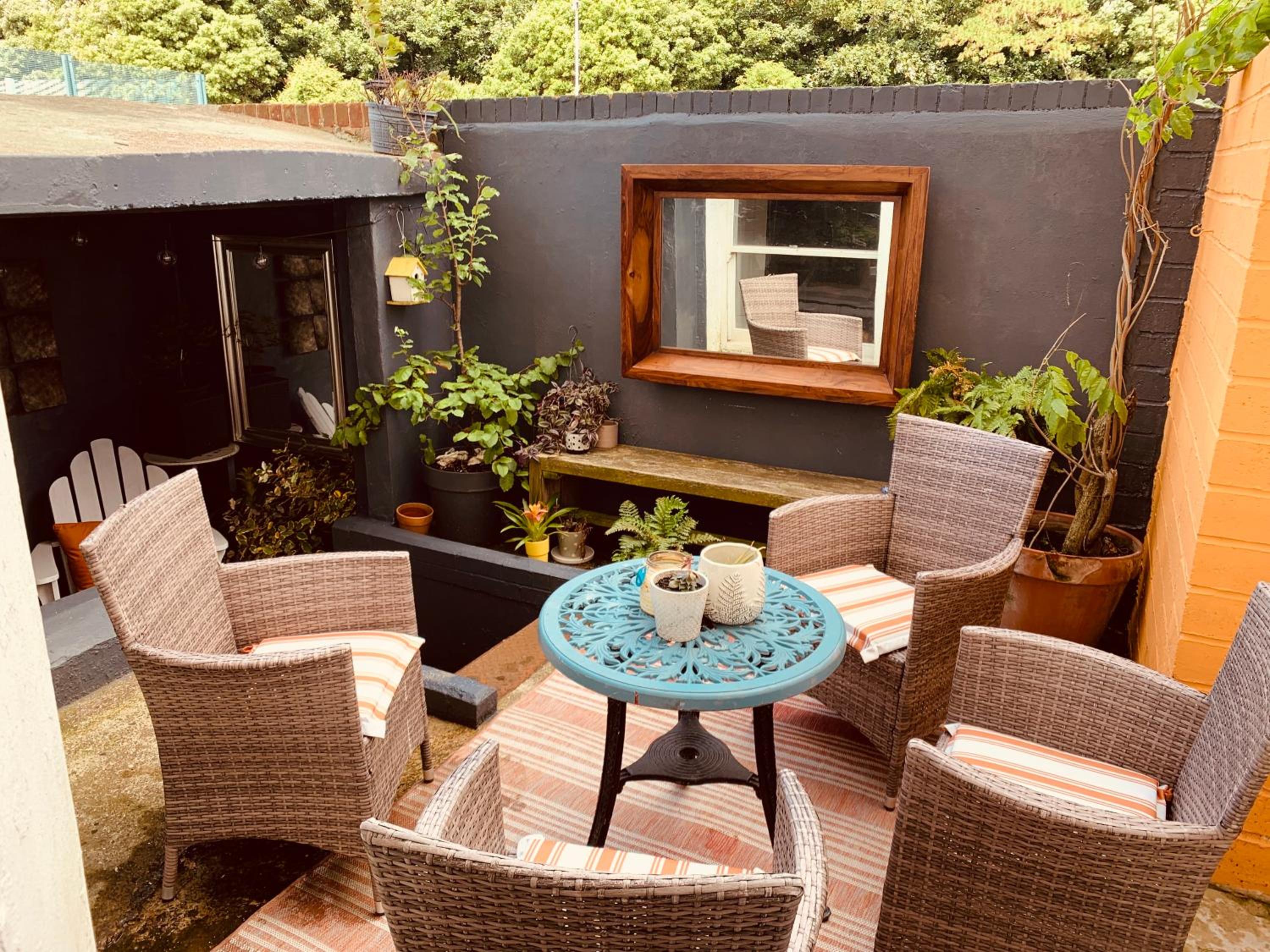 Vibrant beachfront Folkestone getaway