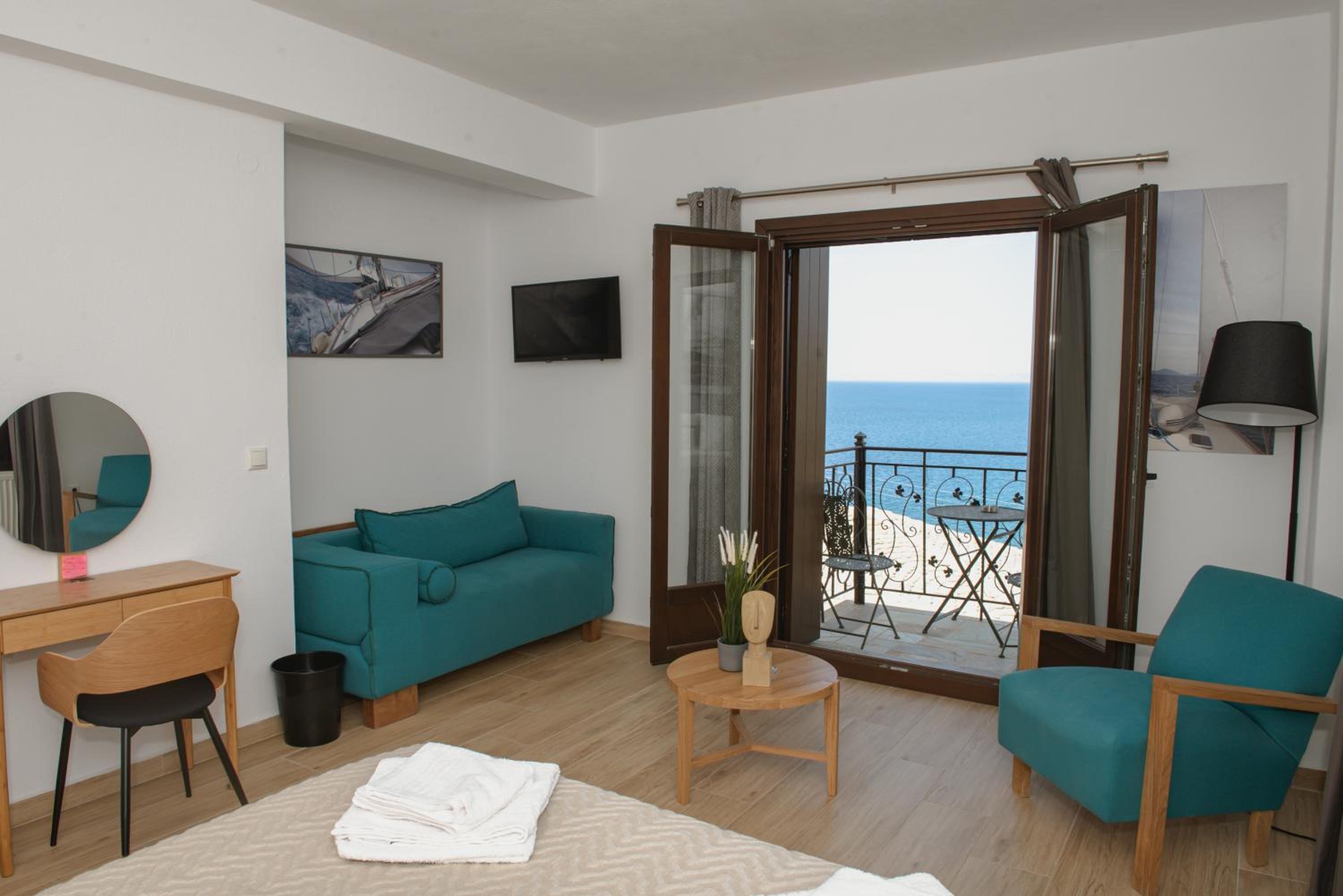 CAPTAINHOUSE view 2