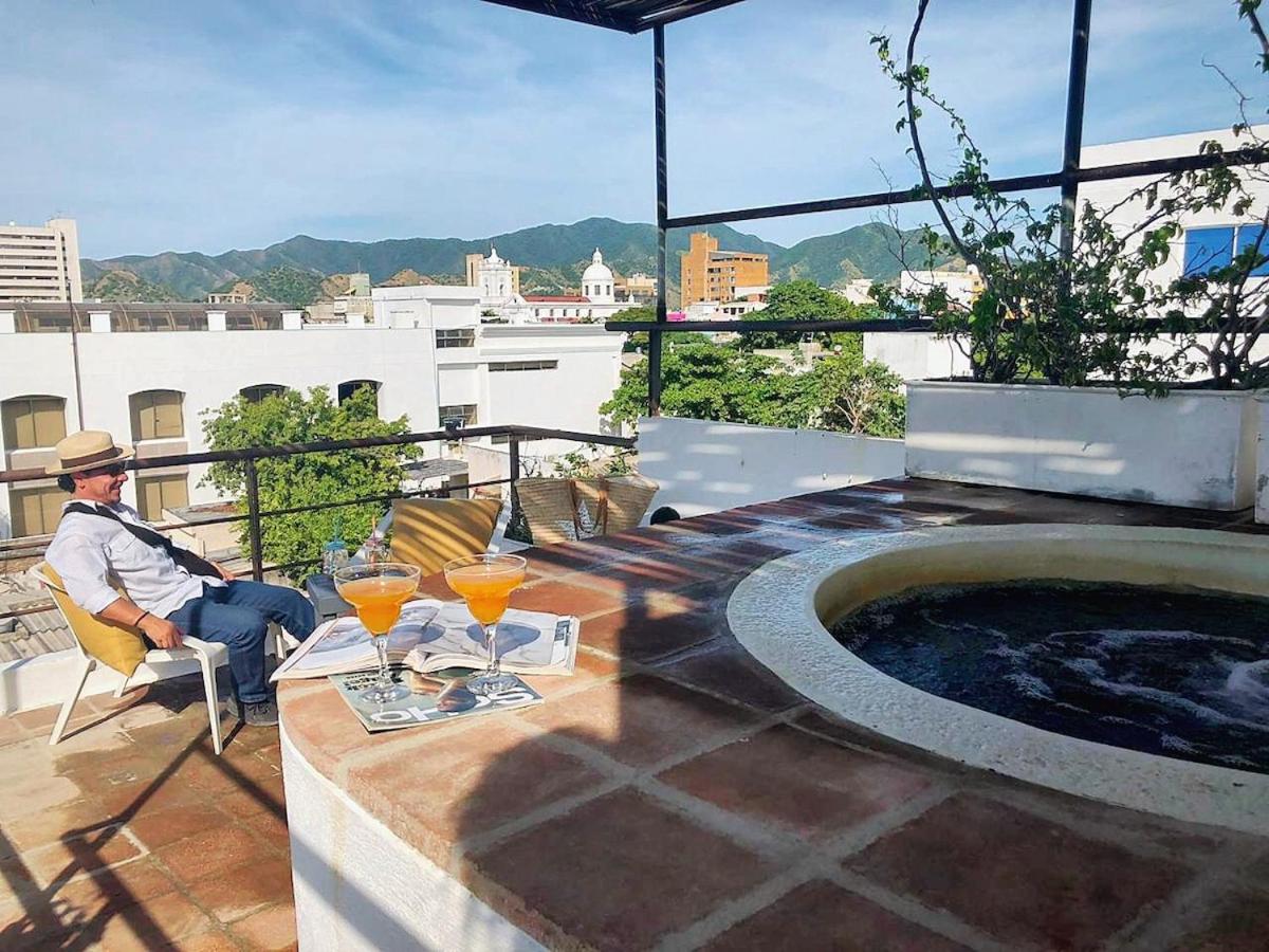 NEW Great Triplex 2BR W jacuzzi and 3 terraces