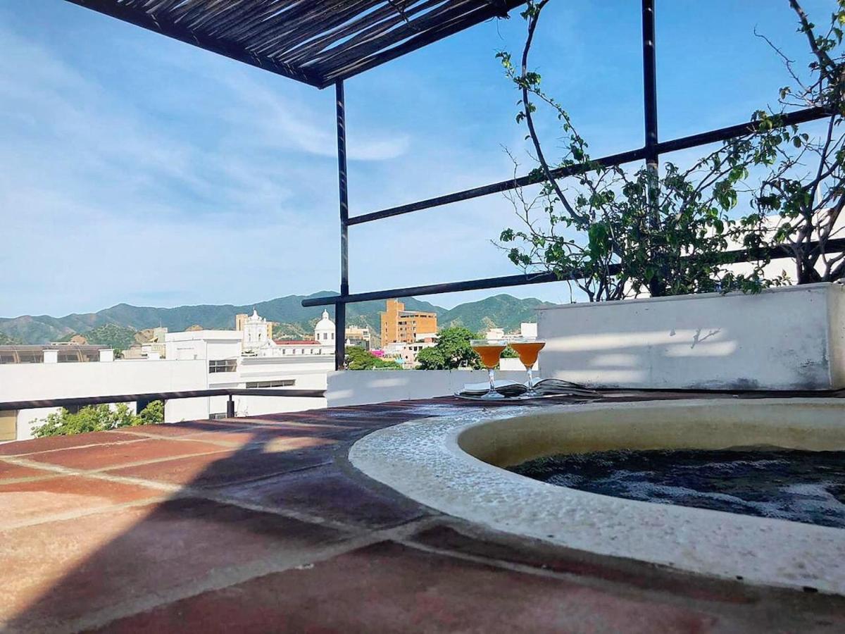 NEW Great Triplex 2BR W jacuzzi and 3 terraces
