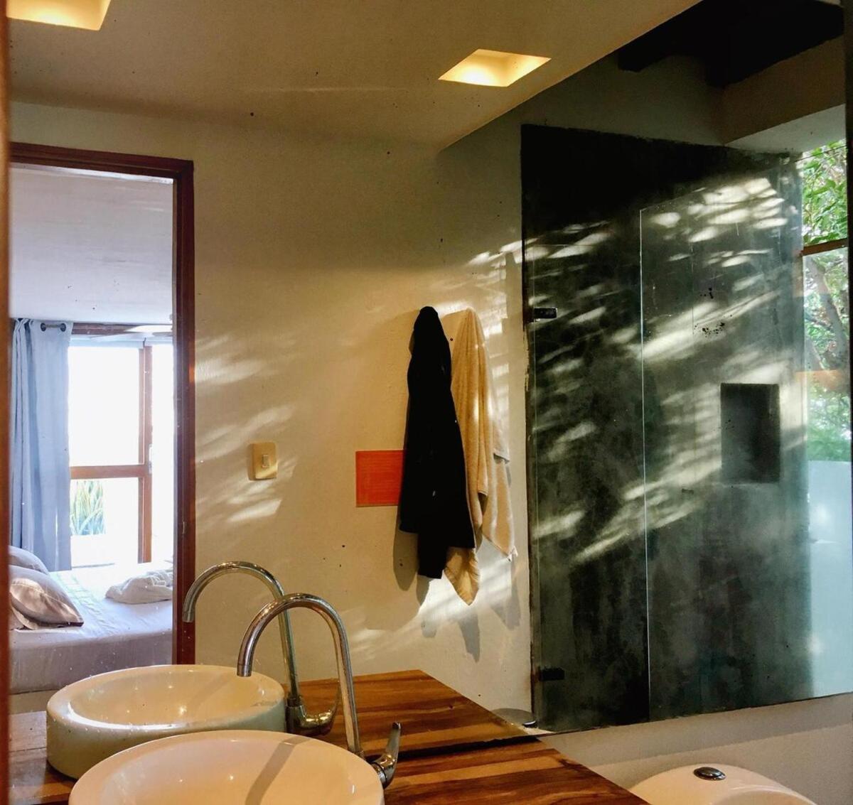 NEW Great Triplex 2BR W jacuzzi and 3 terraces