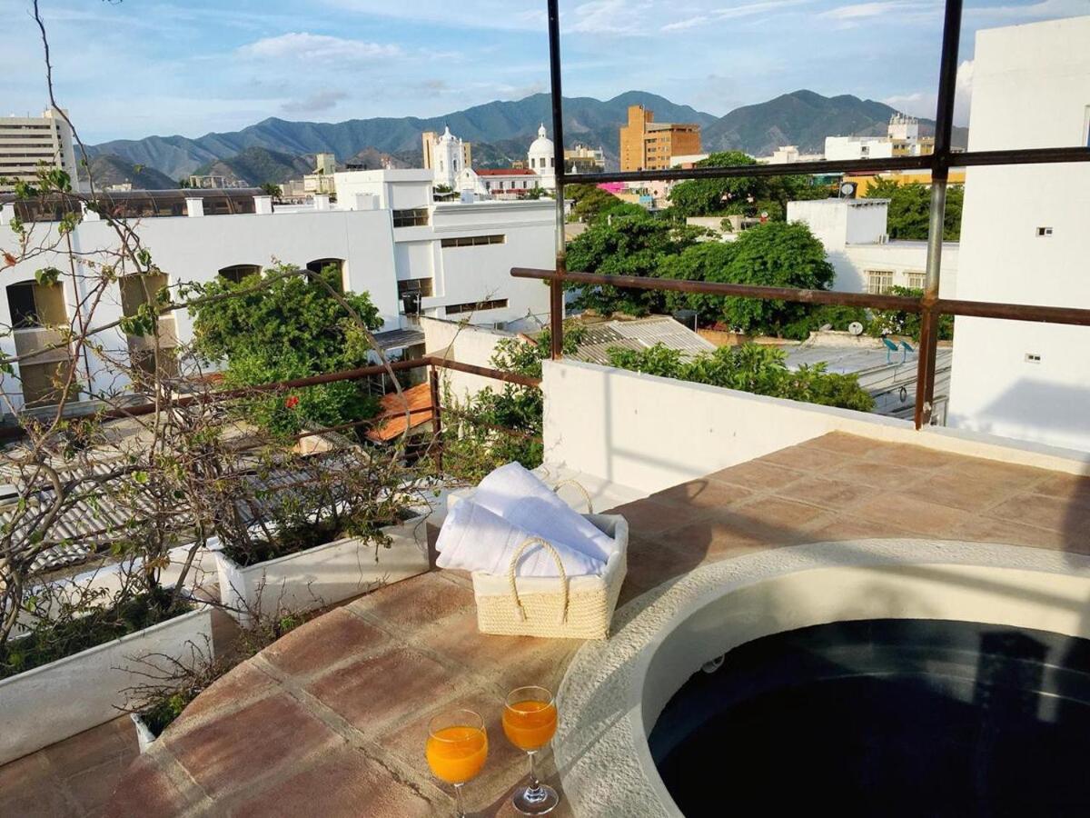 NEW Great Triplex 2BR W jacuzzi and 3 terraces