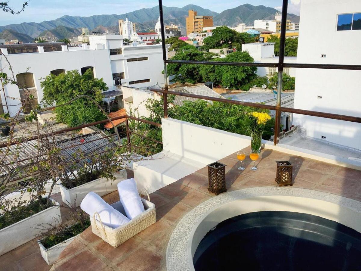 NEW Great Triplex 2BR W jacuzzi and 3 terraces