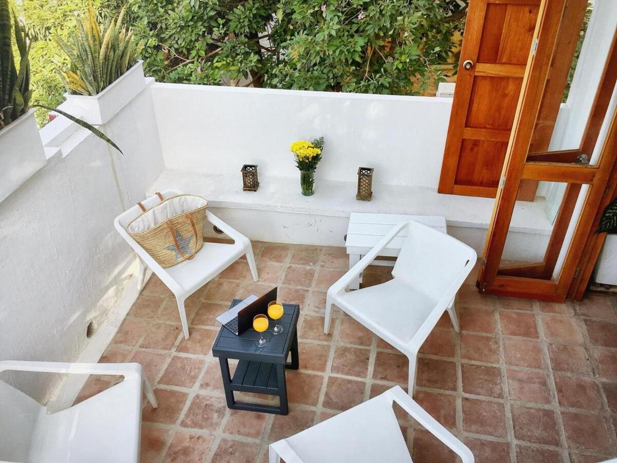 NEW Great Triplex 2BR W jacuzzi and 3 terraces