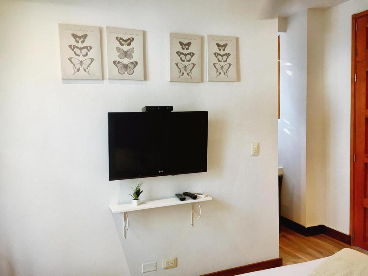 NEW Great Triplex 2BR W jacuzzi and 3 terraces