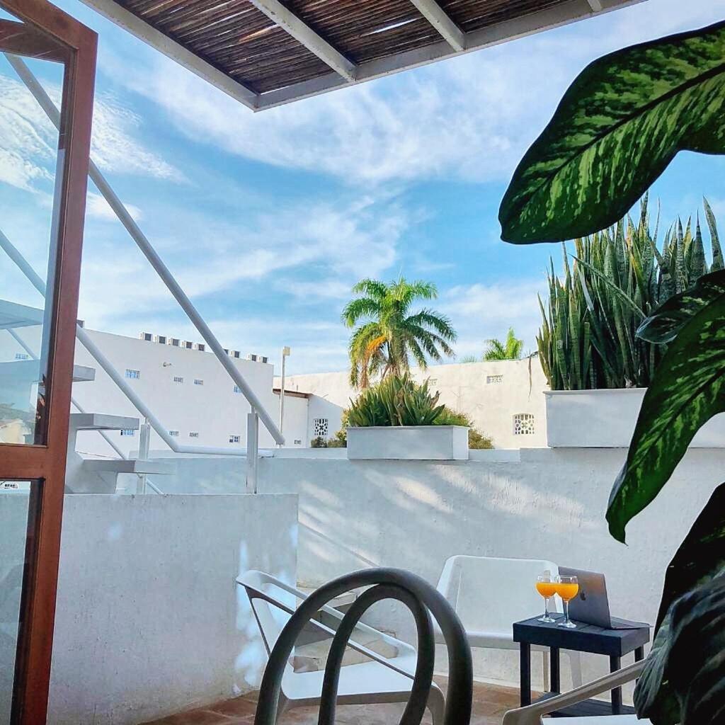 NEW Great Triplex 2BR W jacuzzi and 3 terraces