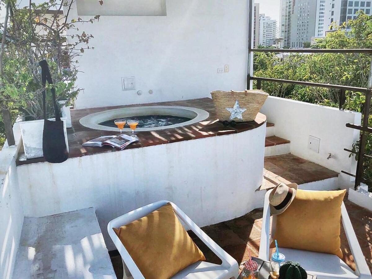 NEW Great Triplex 2BR W jacuzzi and 3 terraces