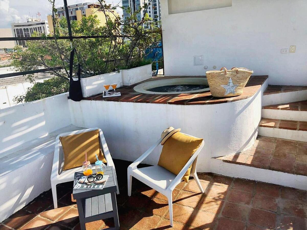 NEW Great Triplex 2BR W jacuzzi and 3 terraces