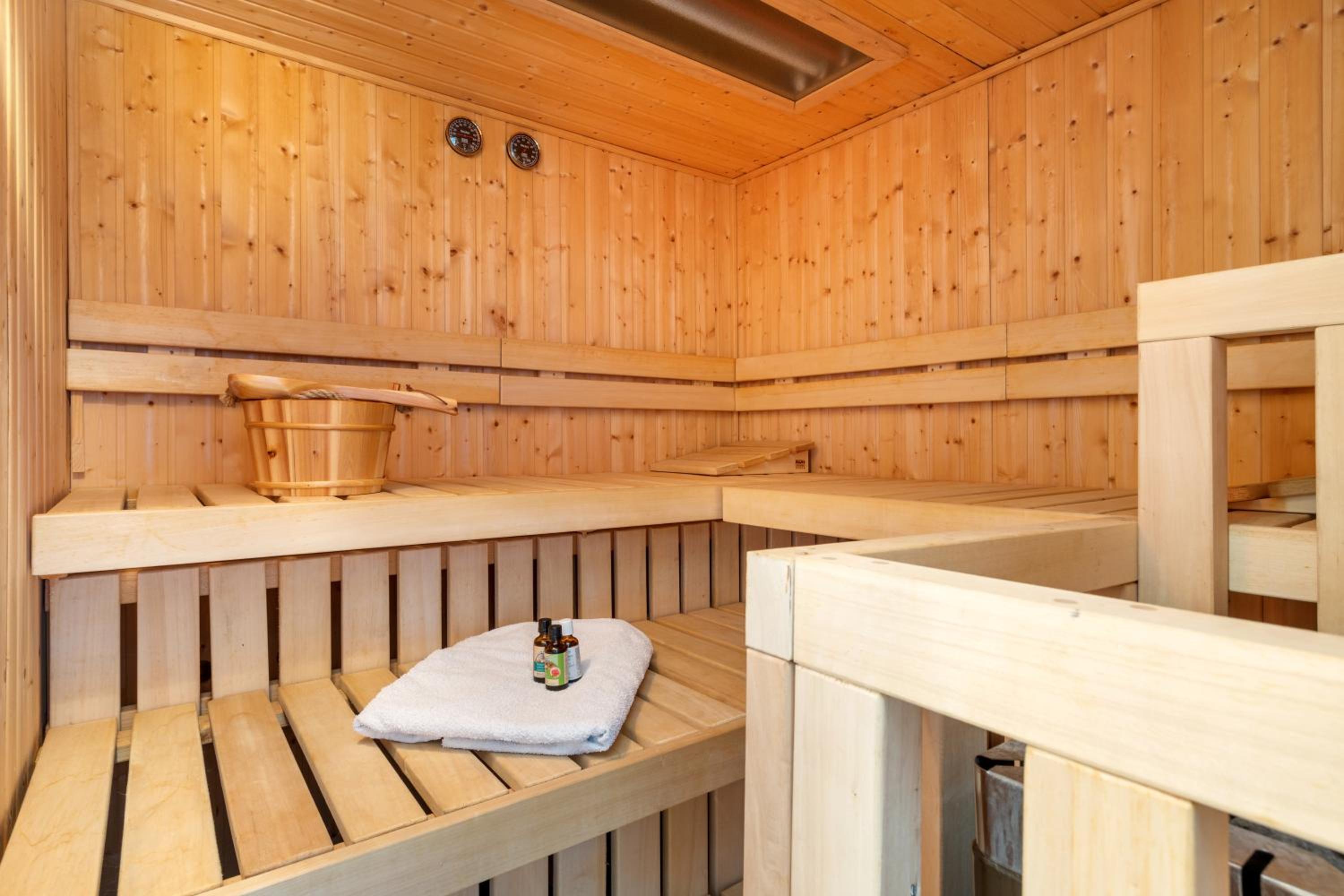 Holsteinhaus-Zirmoisel Ruhe und Natur eigene Sauna