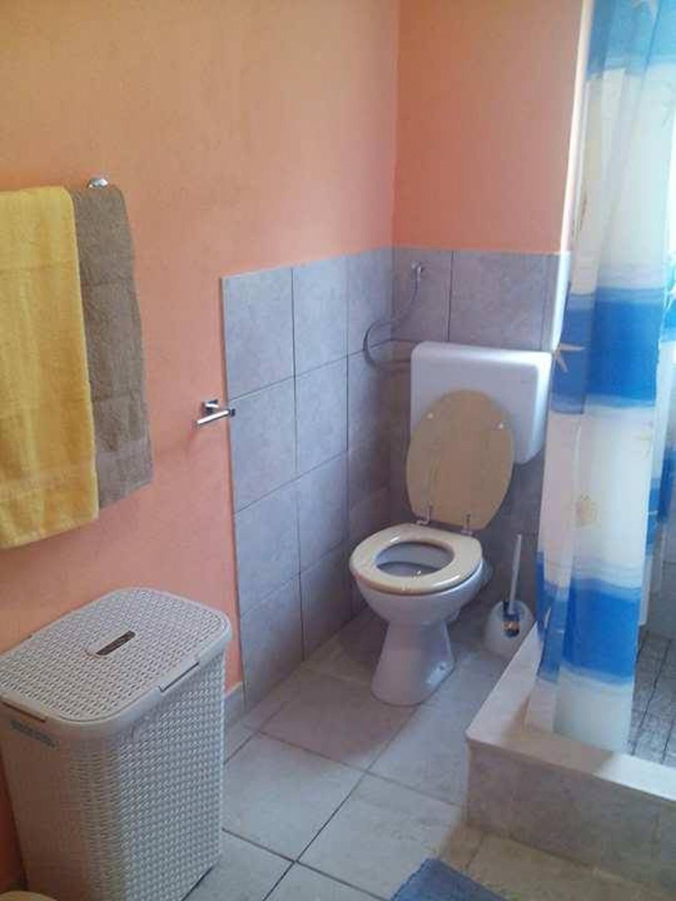 Charming house with sea view in Potirna, garden