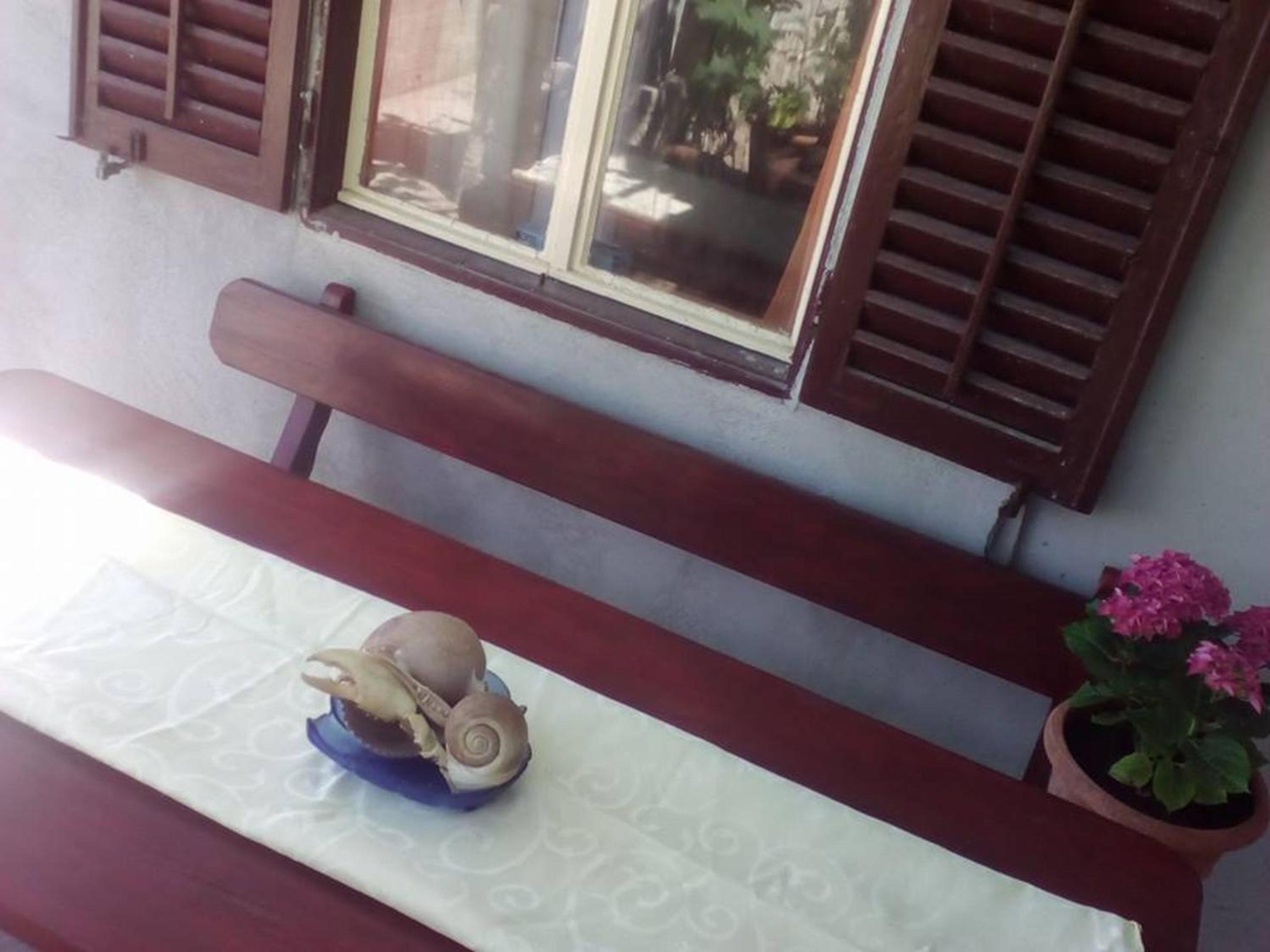 Charming house with sea view in Potirna, garden