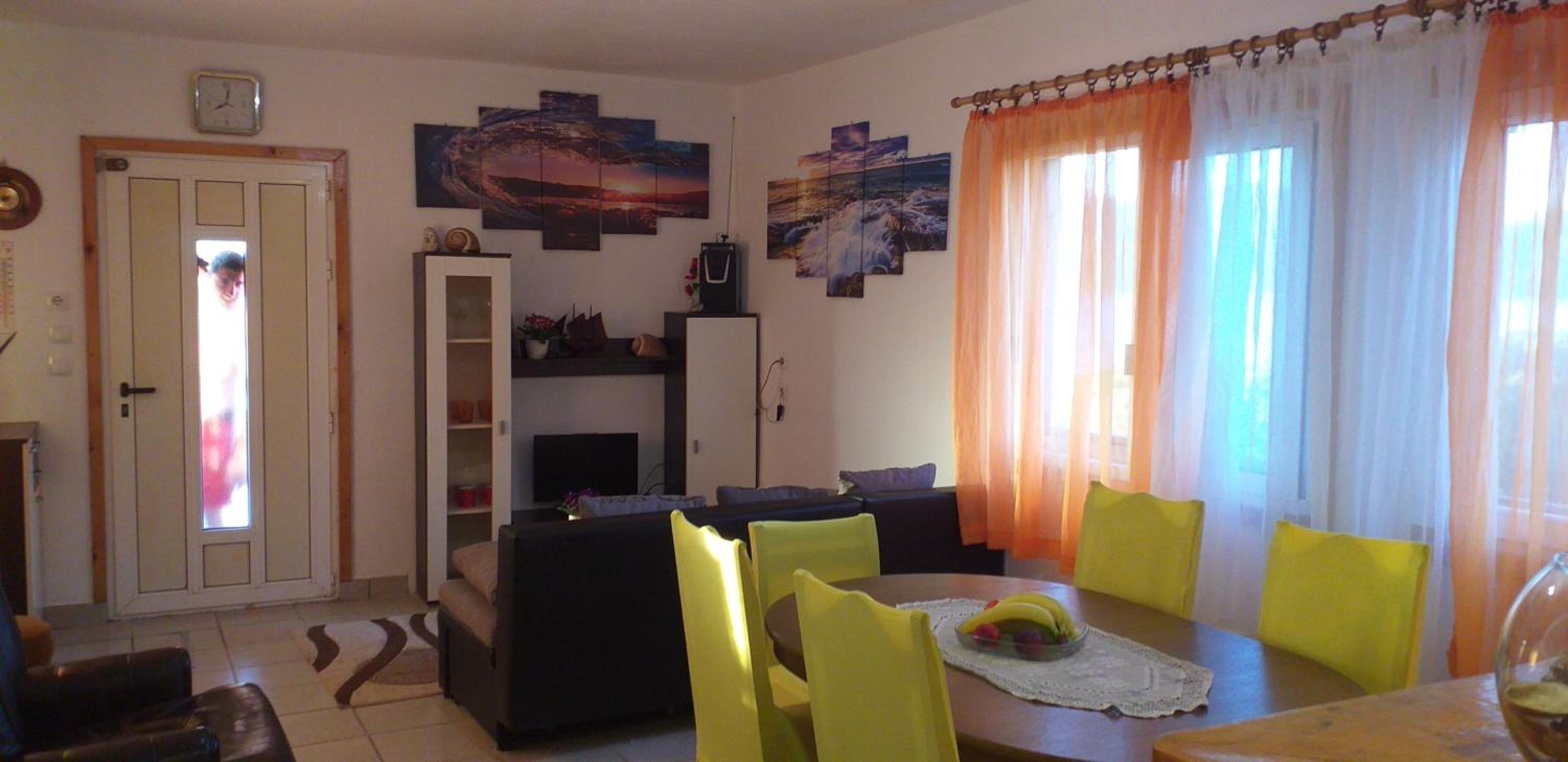 Charming house with sea view in Potirna, garden