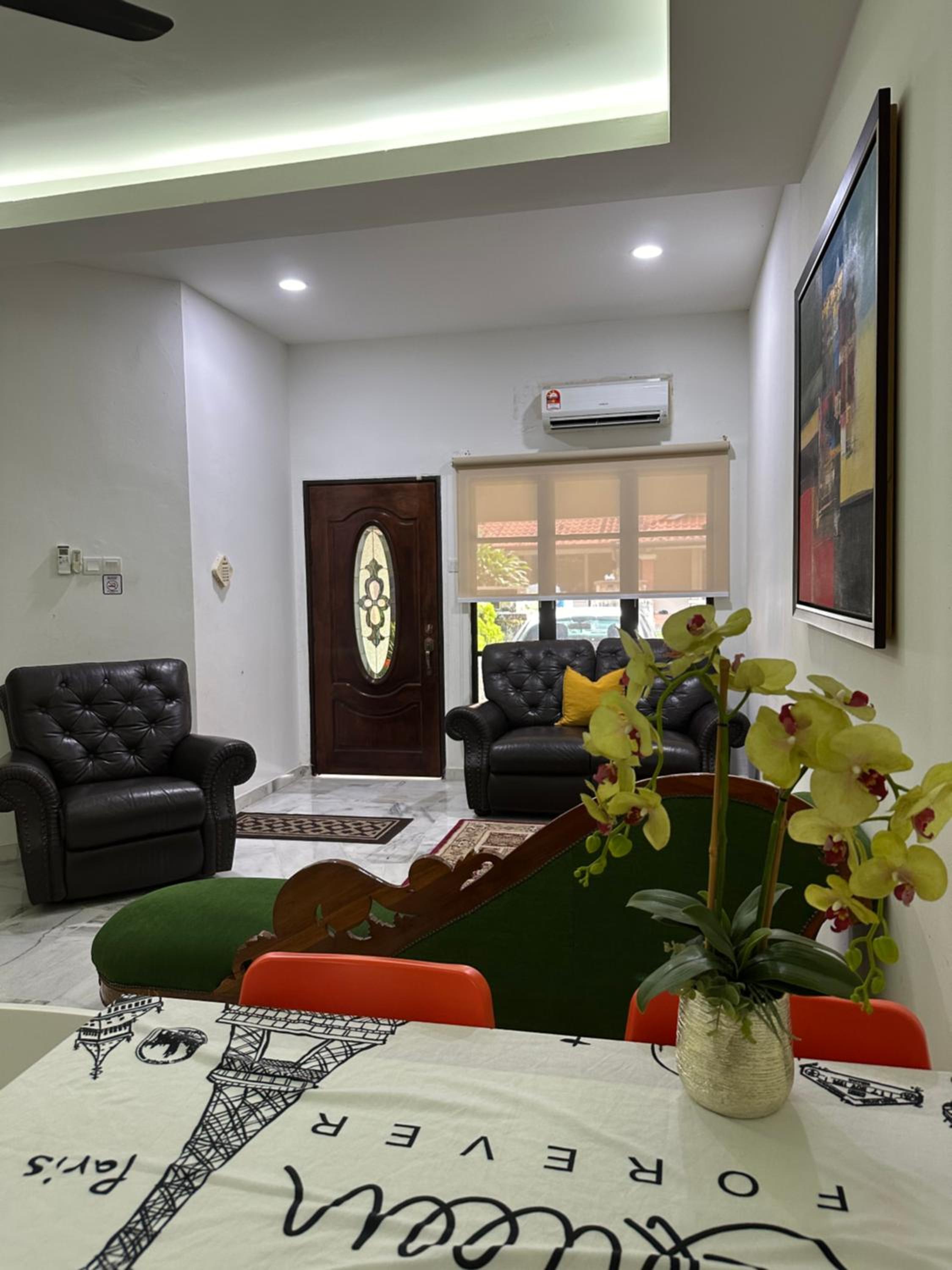 Desa Damai Homestay fully air cond and self check in #7 pax