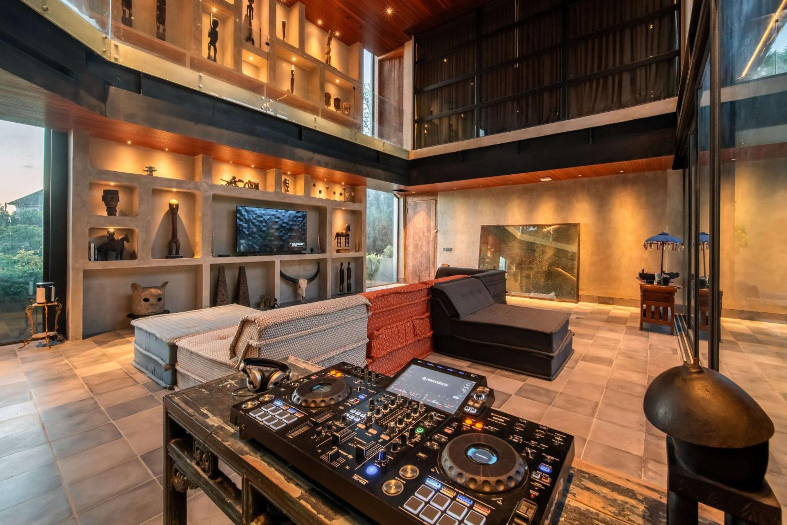 lounge