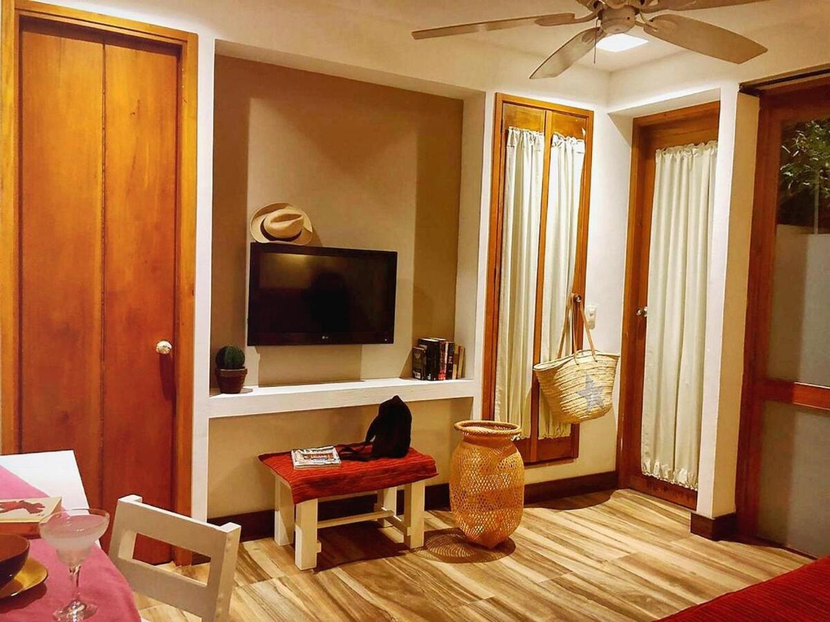 Great Triplex 2BD W jacuzzi and 2 terraces