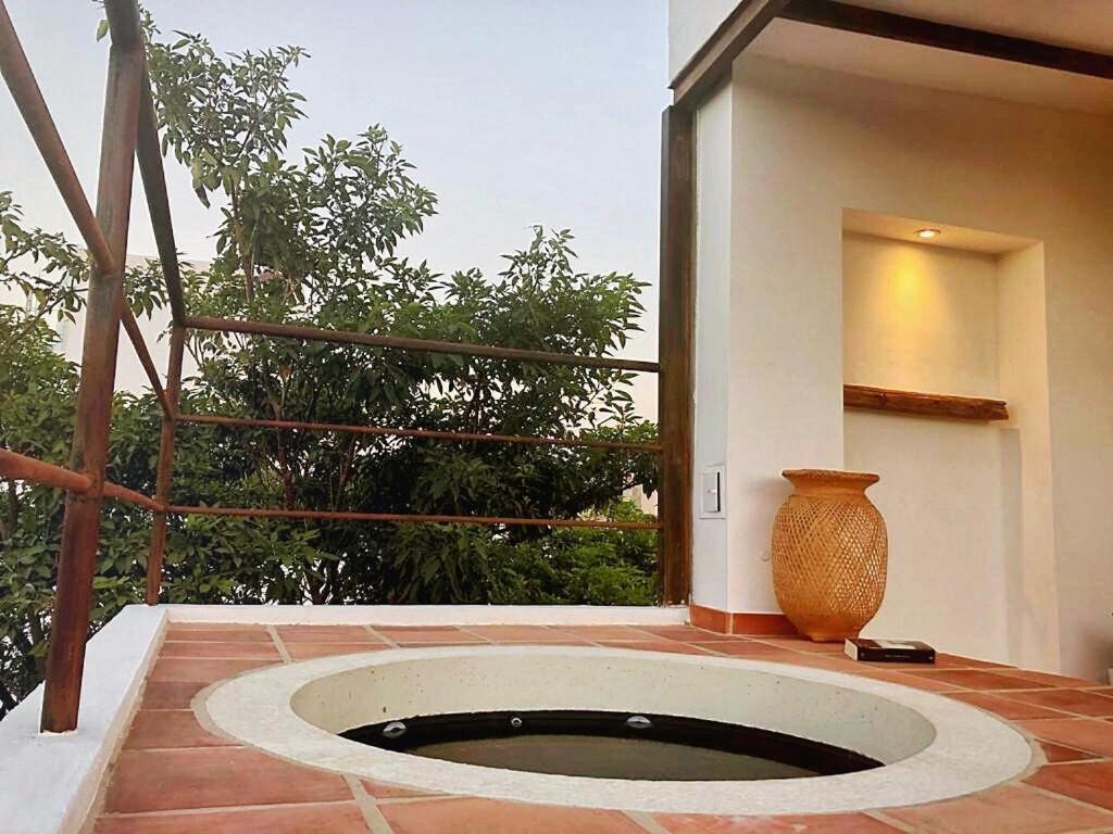 Great Triplex 2BD W jacuzzi and 2 terraces