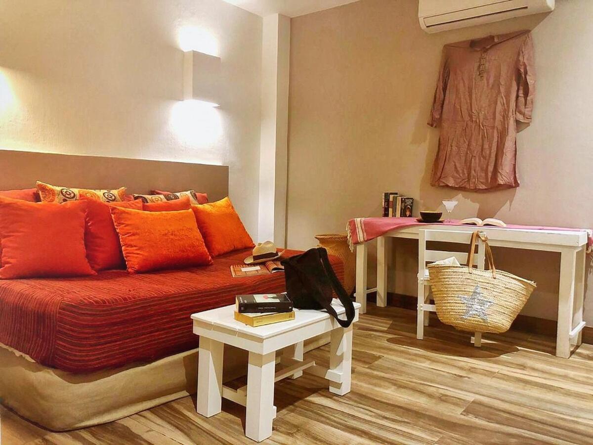 Great Triplex 2BD W jacuzzi and 2 terraces
