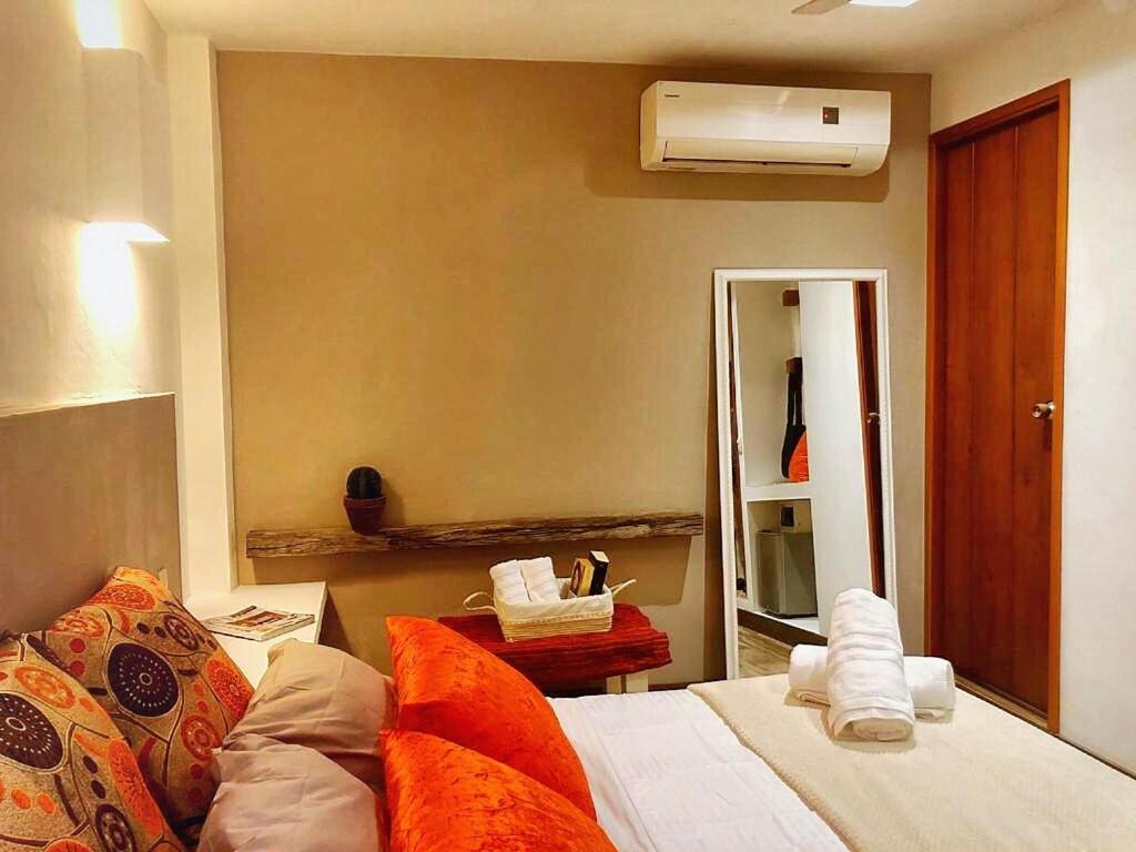 Great Triplex 2BD W jacuzzi and 2 terraces
