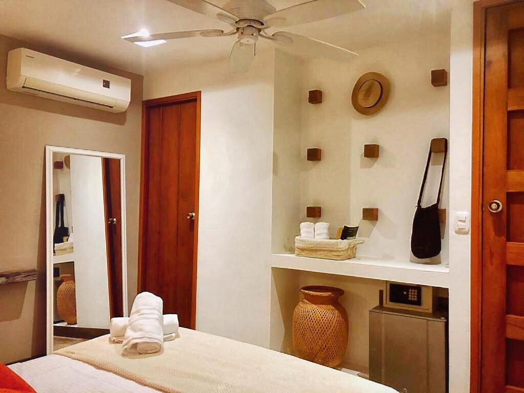 Great Triplex 2BD W jacuzzi and 2 terraces