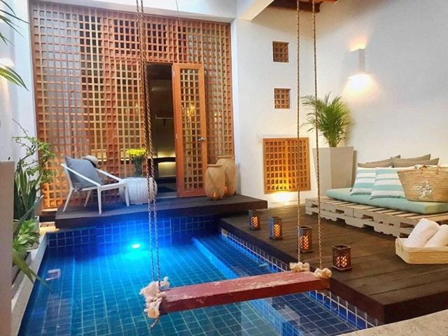 NEW Breathtaking 2BR private pool at the center