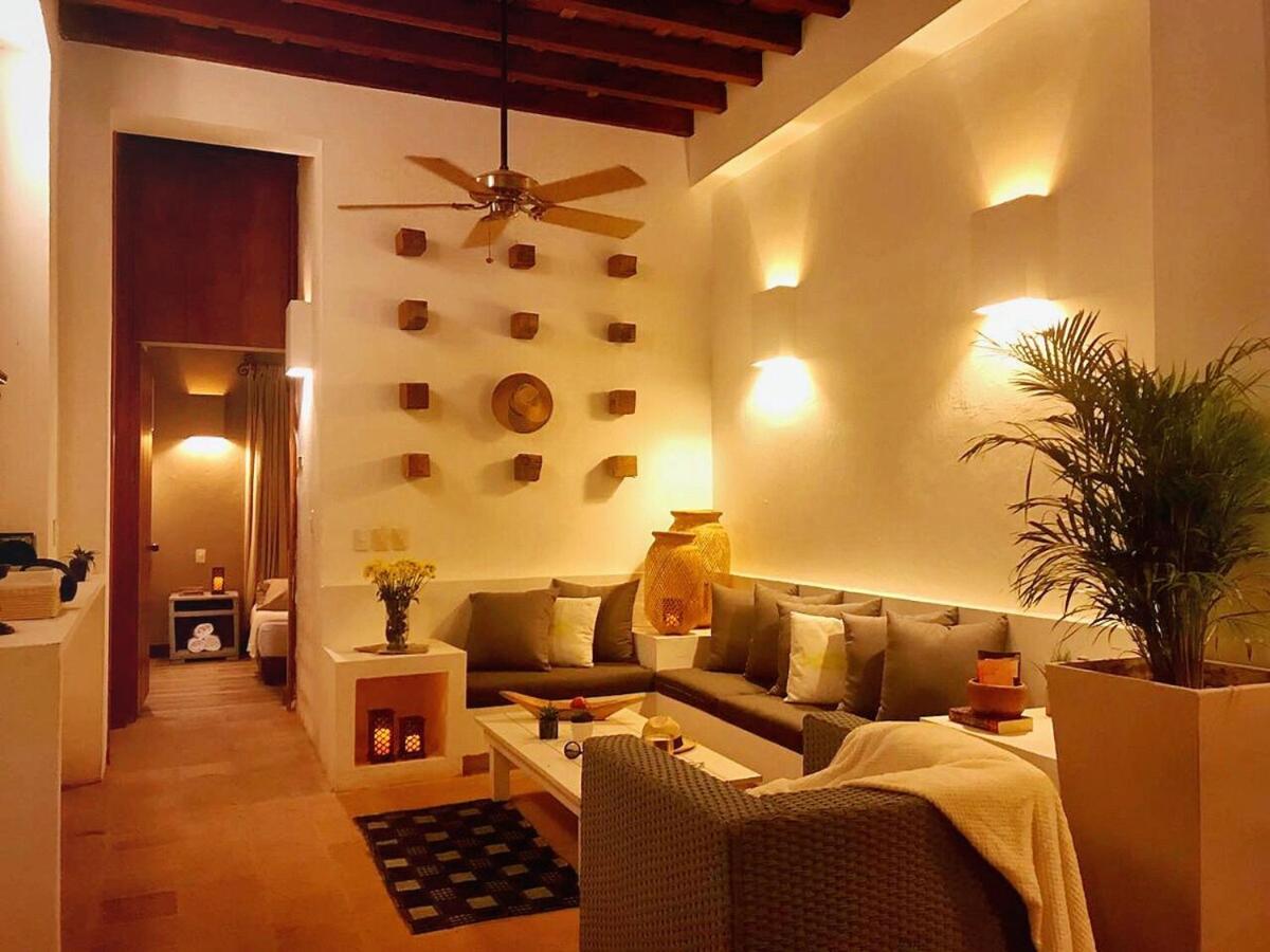 NEW Breathtaking 2BR private pool at the center