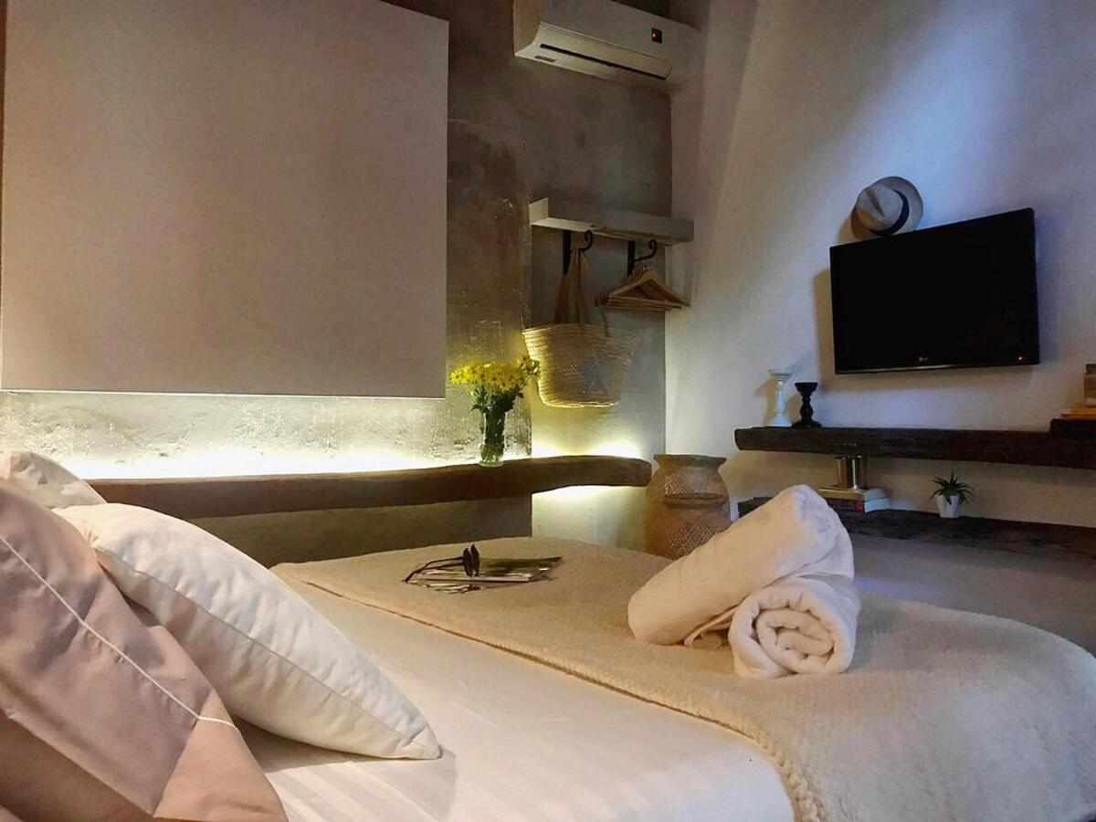 NEW Breathtaking 2BR private pool at the center