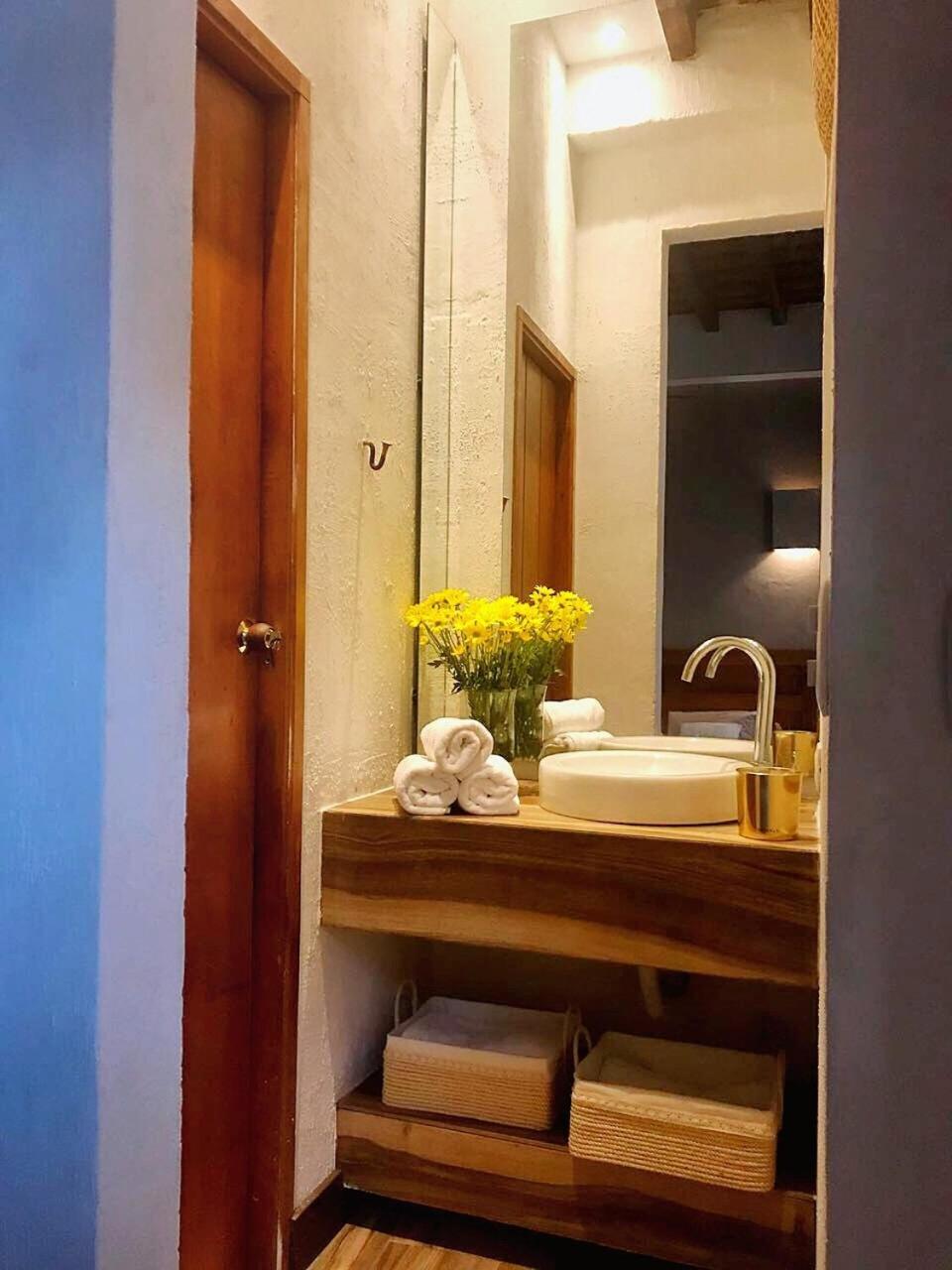 NEW Breathtaking 2BR private pool at the center